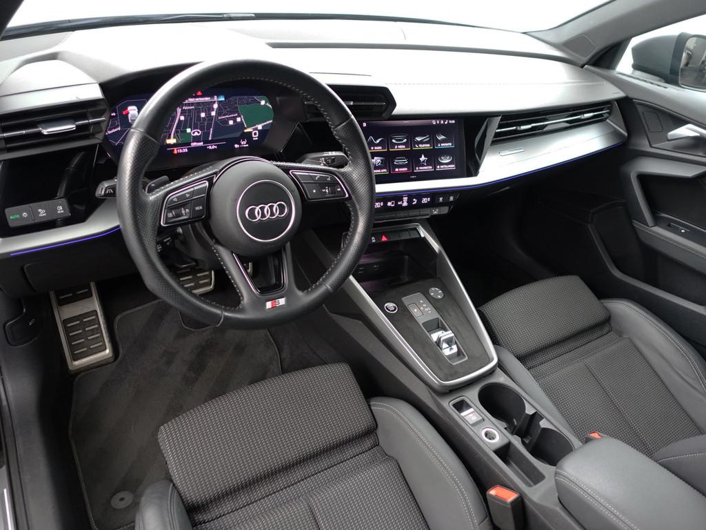 Audi A3 Sportback 35 TFSI S Competition Aut- Sport Interieur, Auto's, 4 cilinders, Met garantie (alle), Bedrijf, 690 kg