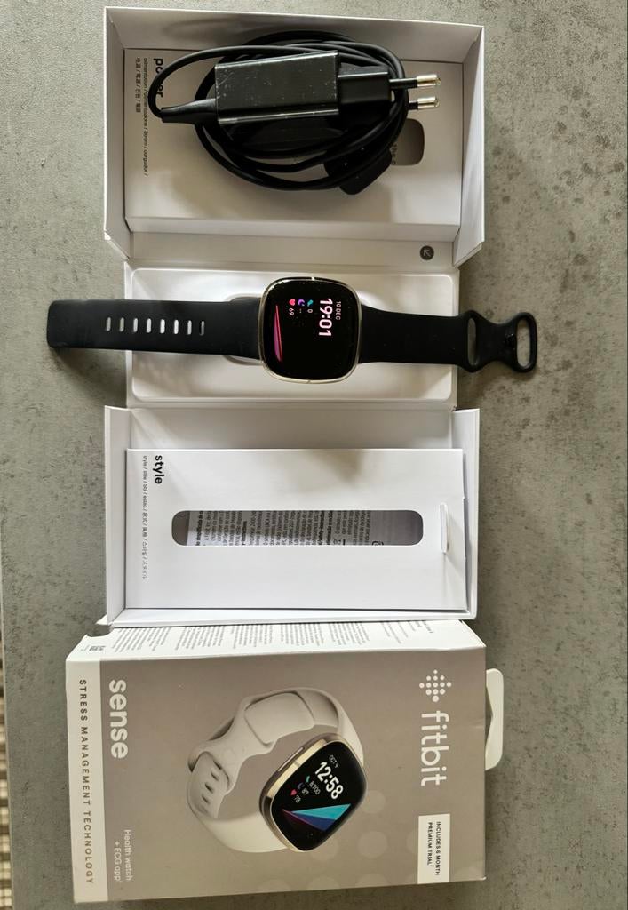 Fitbit Sense Smartwatch Zwart, Zwart, Ophalen of Verzenden, Zo goed als nieuw, Waterdicht