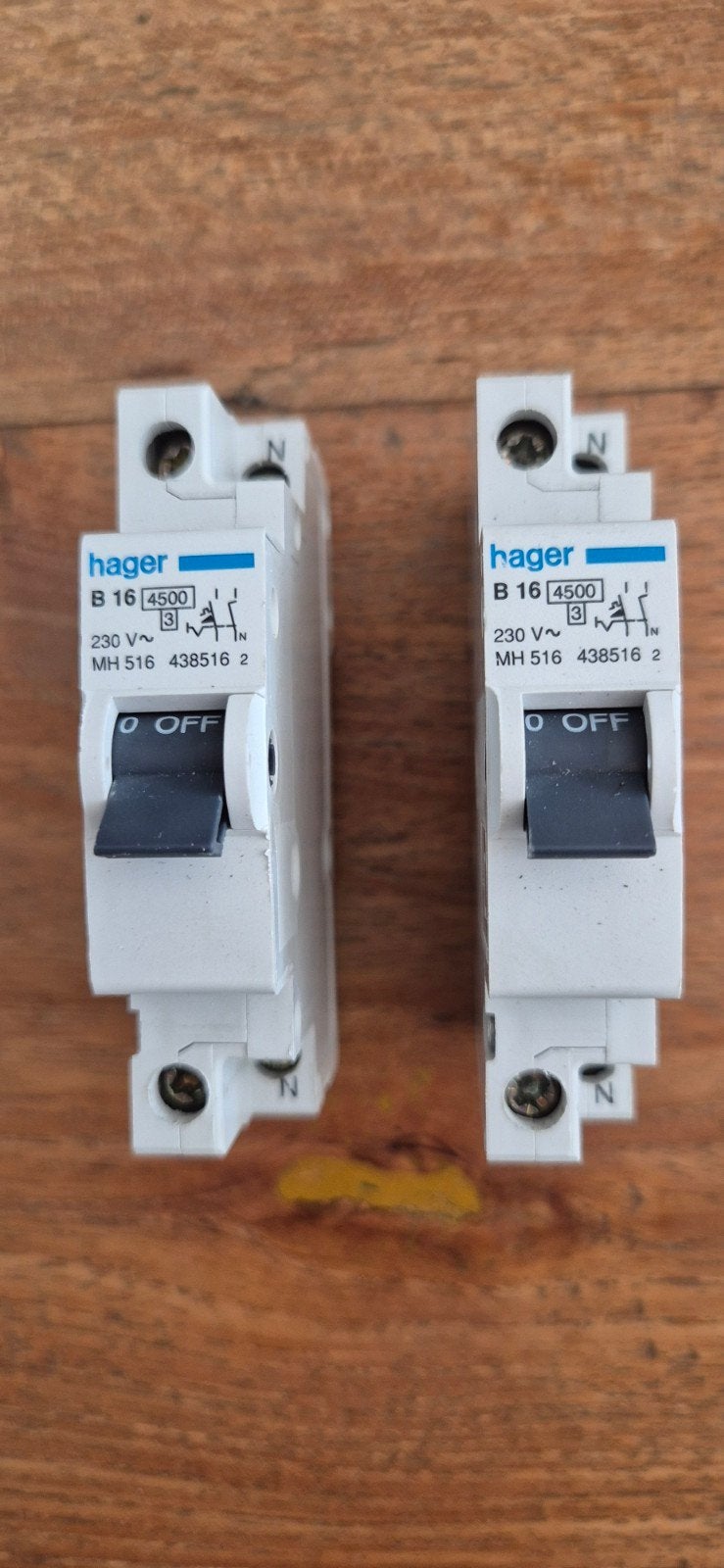 Hager Installatieautomaat B16 4500 (2 stuks), Ophalen of Verzenden, Gebruikt, Hager, Installatieautomaat