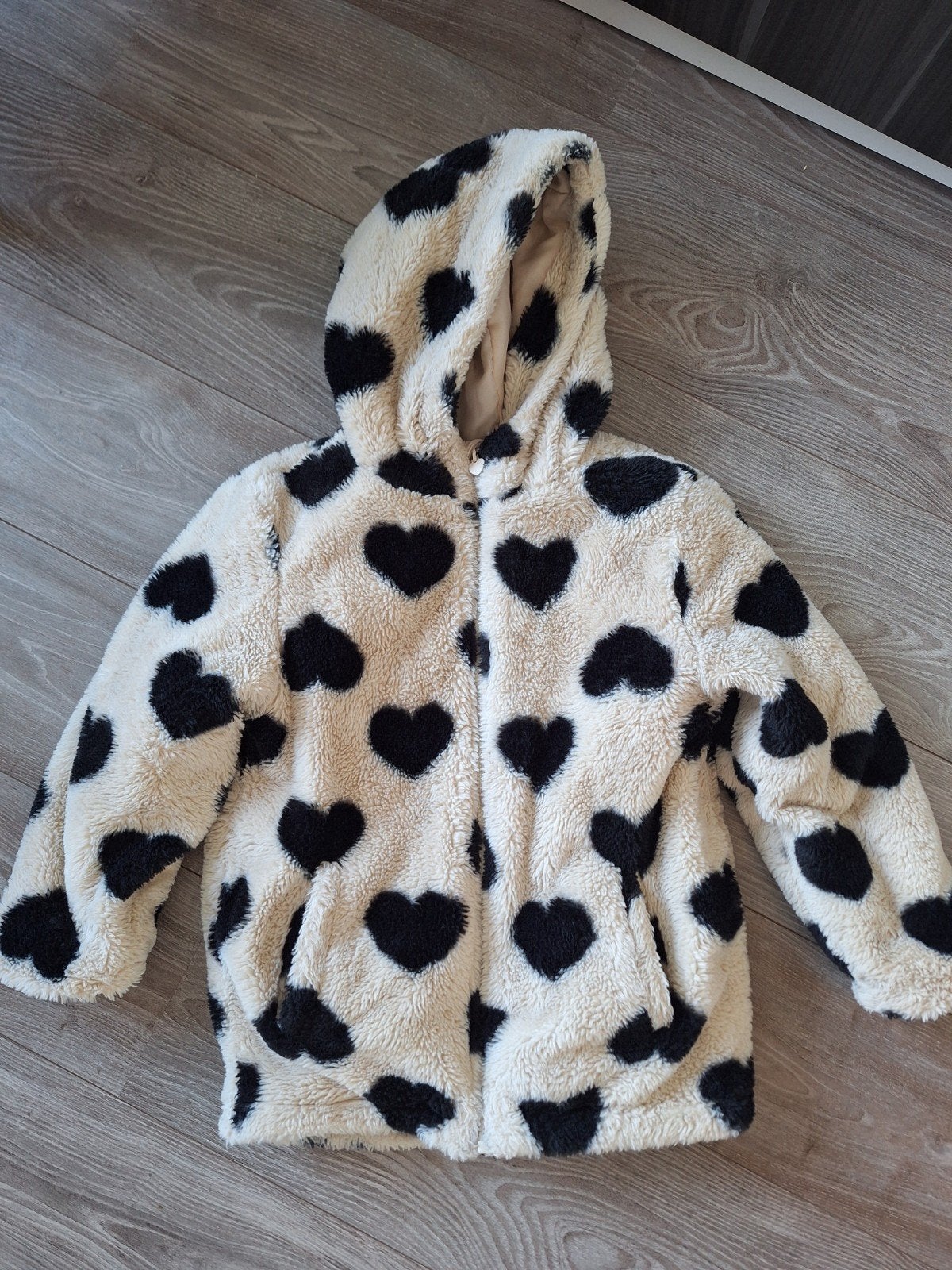 Jas met hartjes maat 134/140, Kinderen en Baby's, Gebruikt, Meisje, Ophalen of Verzenden, Onbekend