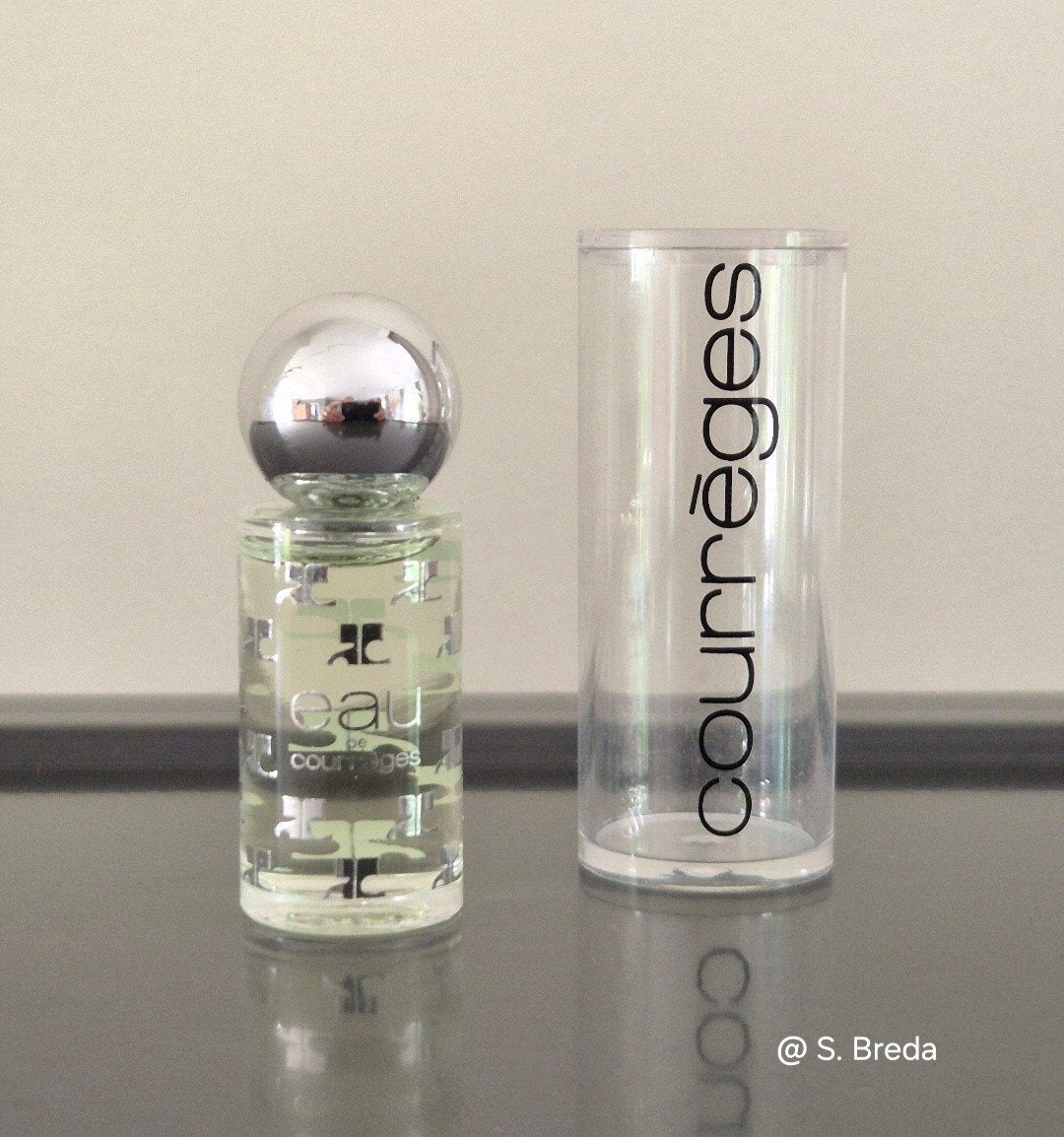 Courreges - Eau de Courreges - miniatuur in koker, Ophalen of Verzenden, Zo goed als nieuw, Miniatuur, Gevuld