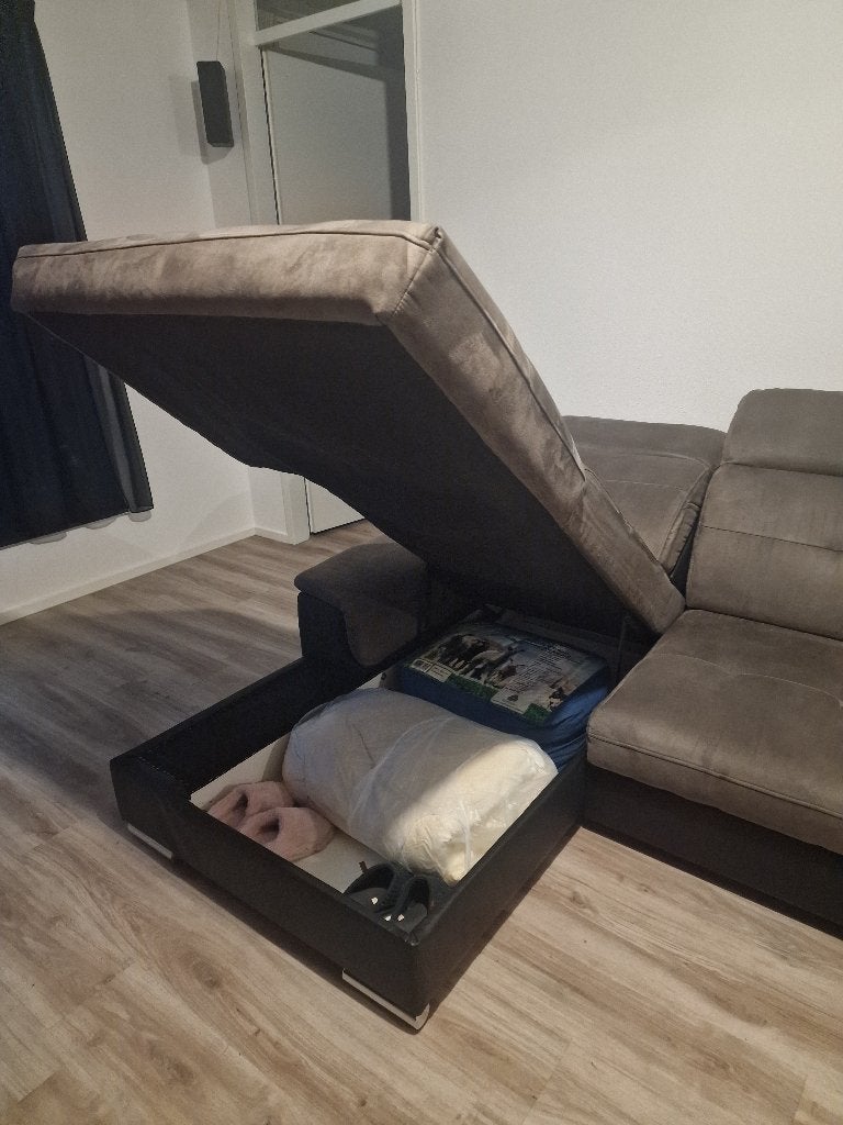 Foto 3 van Luxe hoekbank met slaapfunctie en opberg