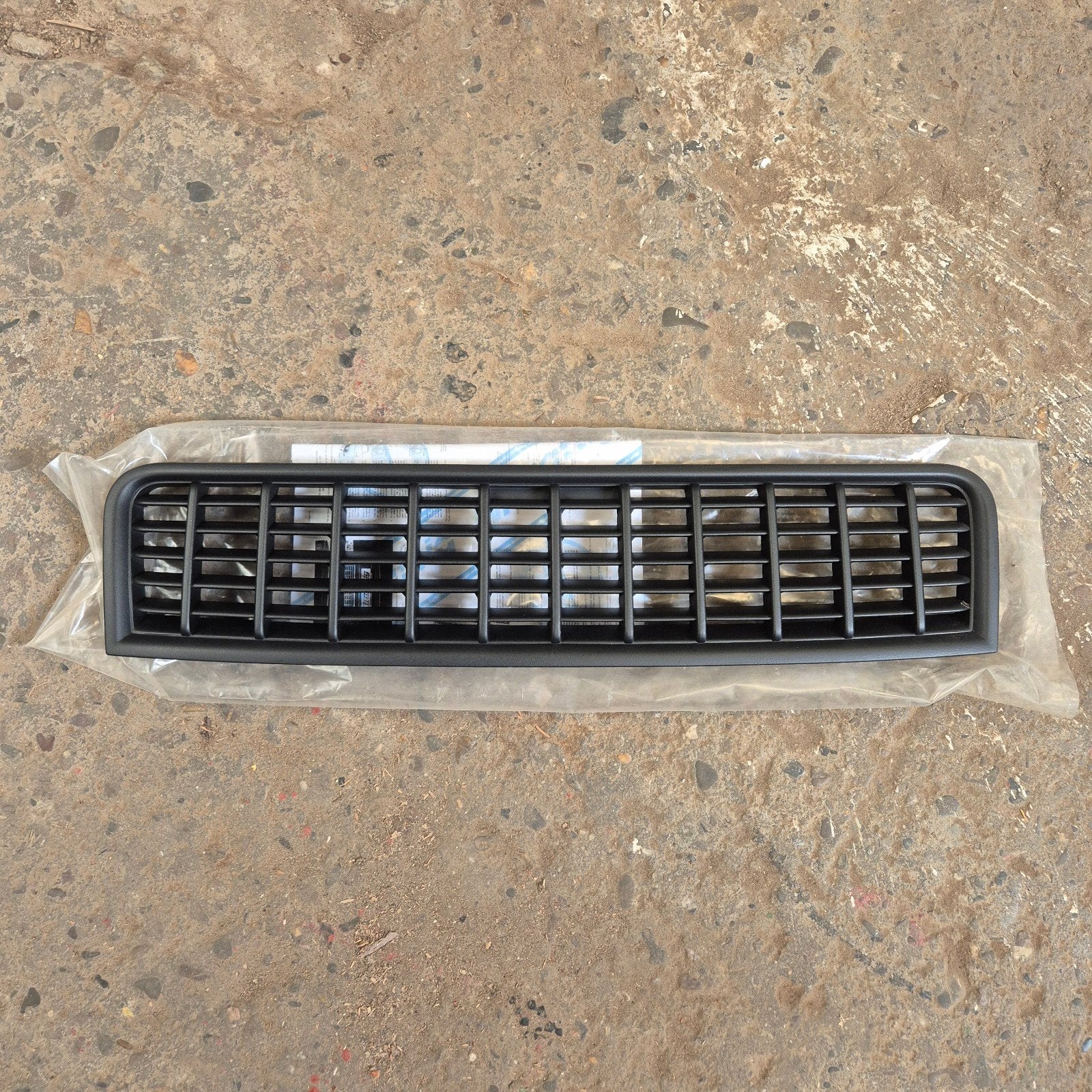 Audi 80 100 a3 a4 a6 Grillen Mattig FK Automotive NOS, Voor, Nieuw, Spatbord, Audi