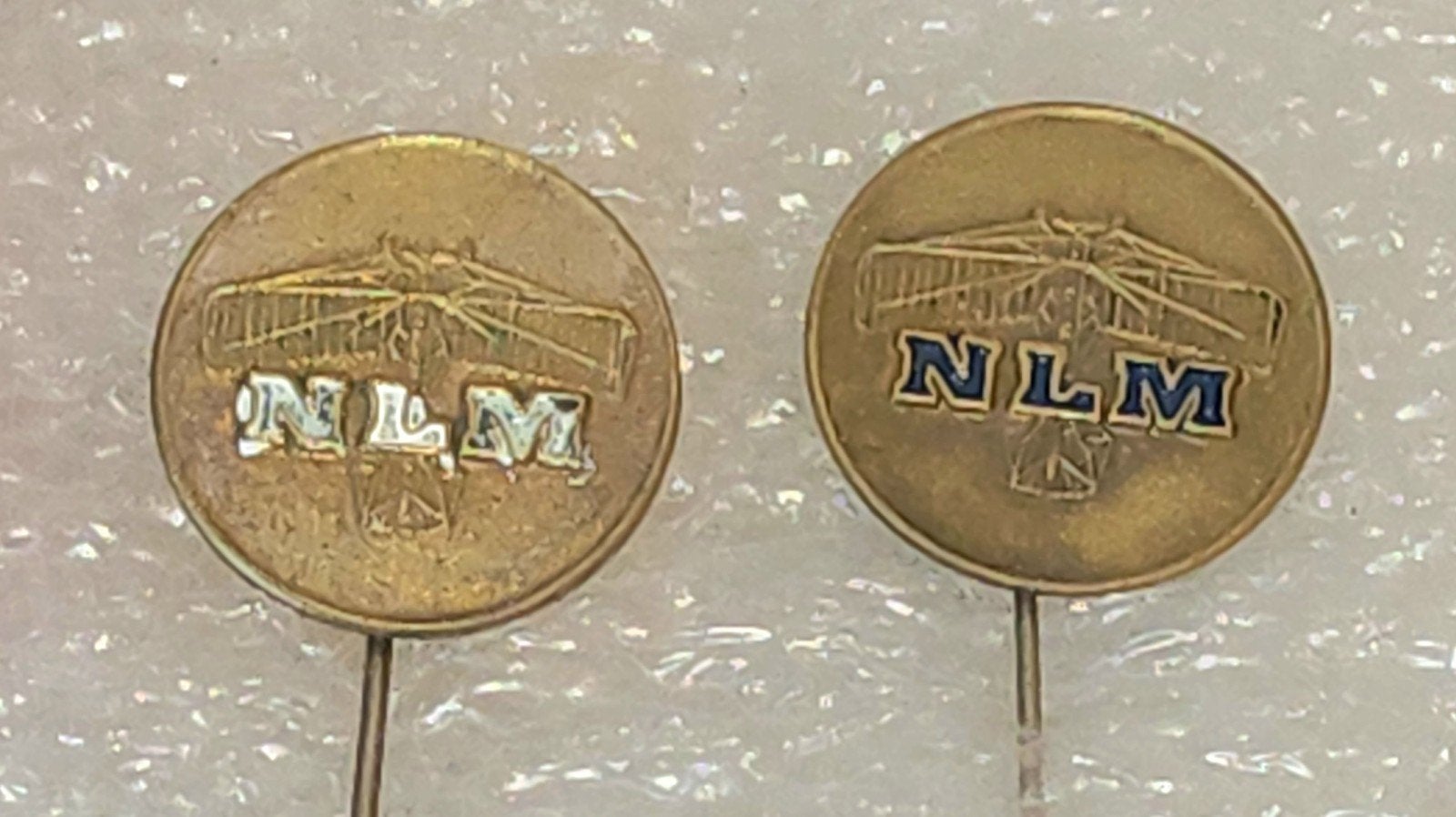 2 Vintage NLM Speldjes - Luchtvaart Memorabilia, Verzamelen, Speldjes, Pins en Buttons, Ophalen of Verzenden, Gebruikt, Transport