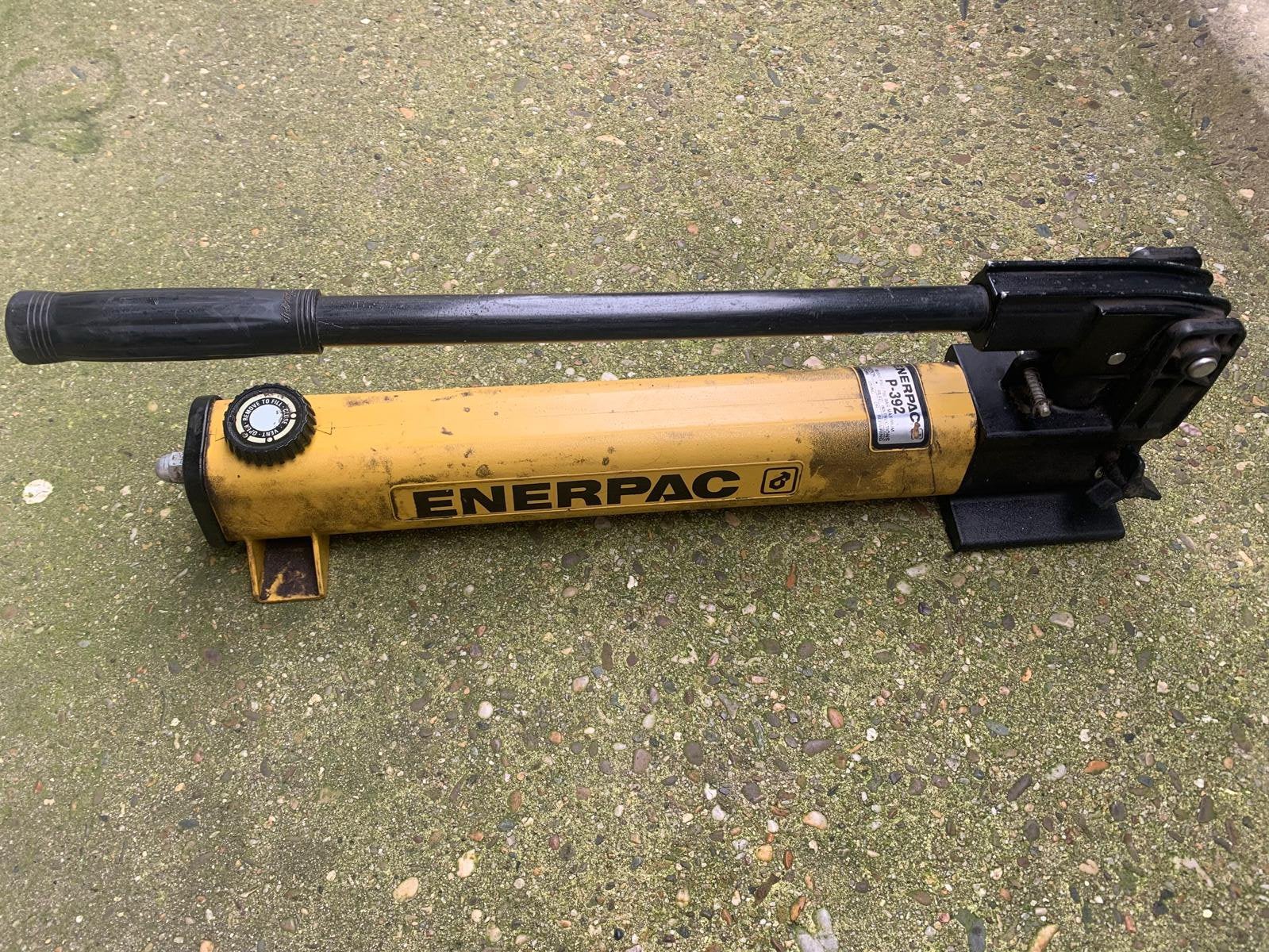 Enerpac P-392, Ophalen