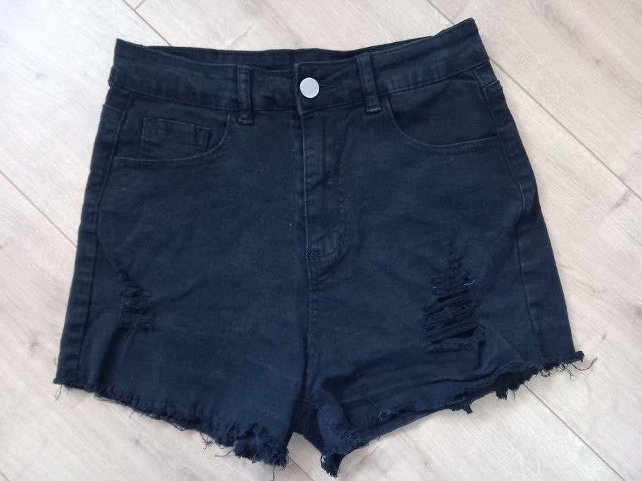 Korte broek maat S. Met "gaten.", Kleding | Dames, Kort, Zwart, Ophalen of Verzenden, Zo goed als nieuw