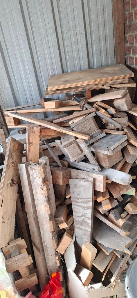 Gratis brandhout af te halen, Tuin en Terras, Haardhout, Minder dan 3 m³, Ophalen, Overige houtsoorten, Blokken