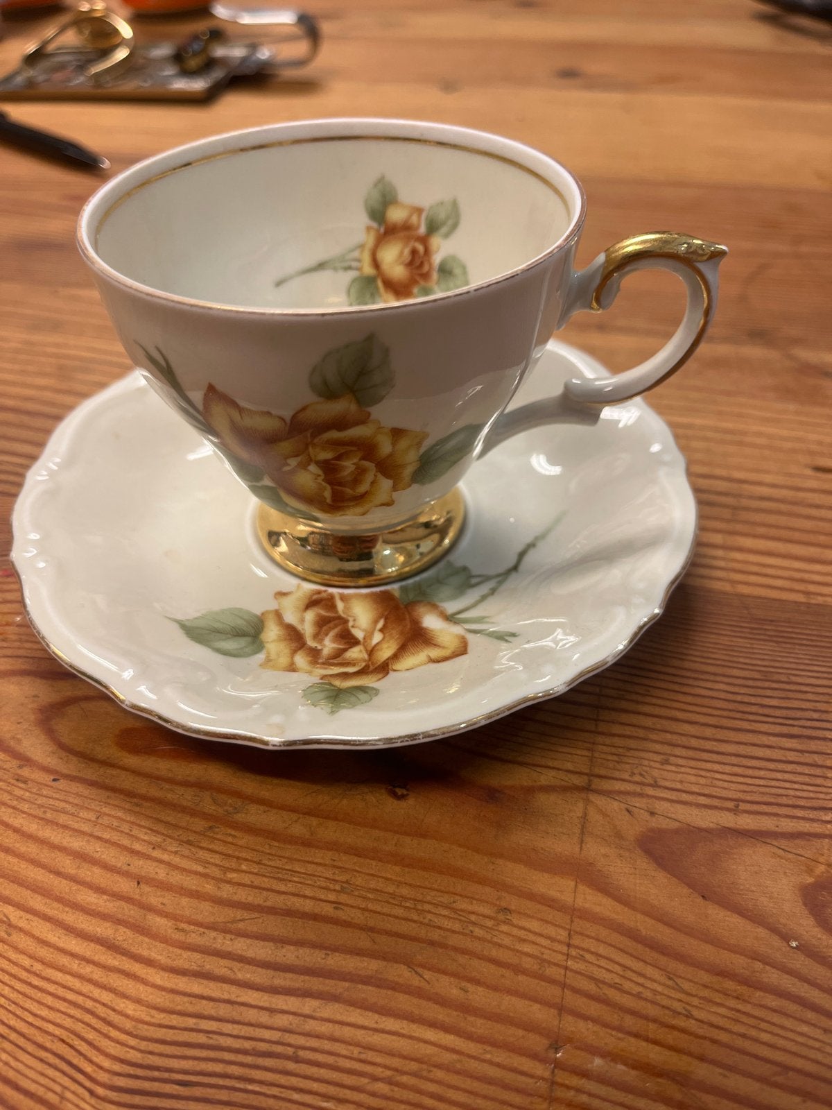Antiek theekopje met schotel - Roos decoratie, Ophalen of Verzenden