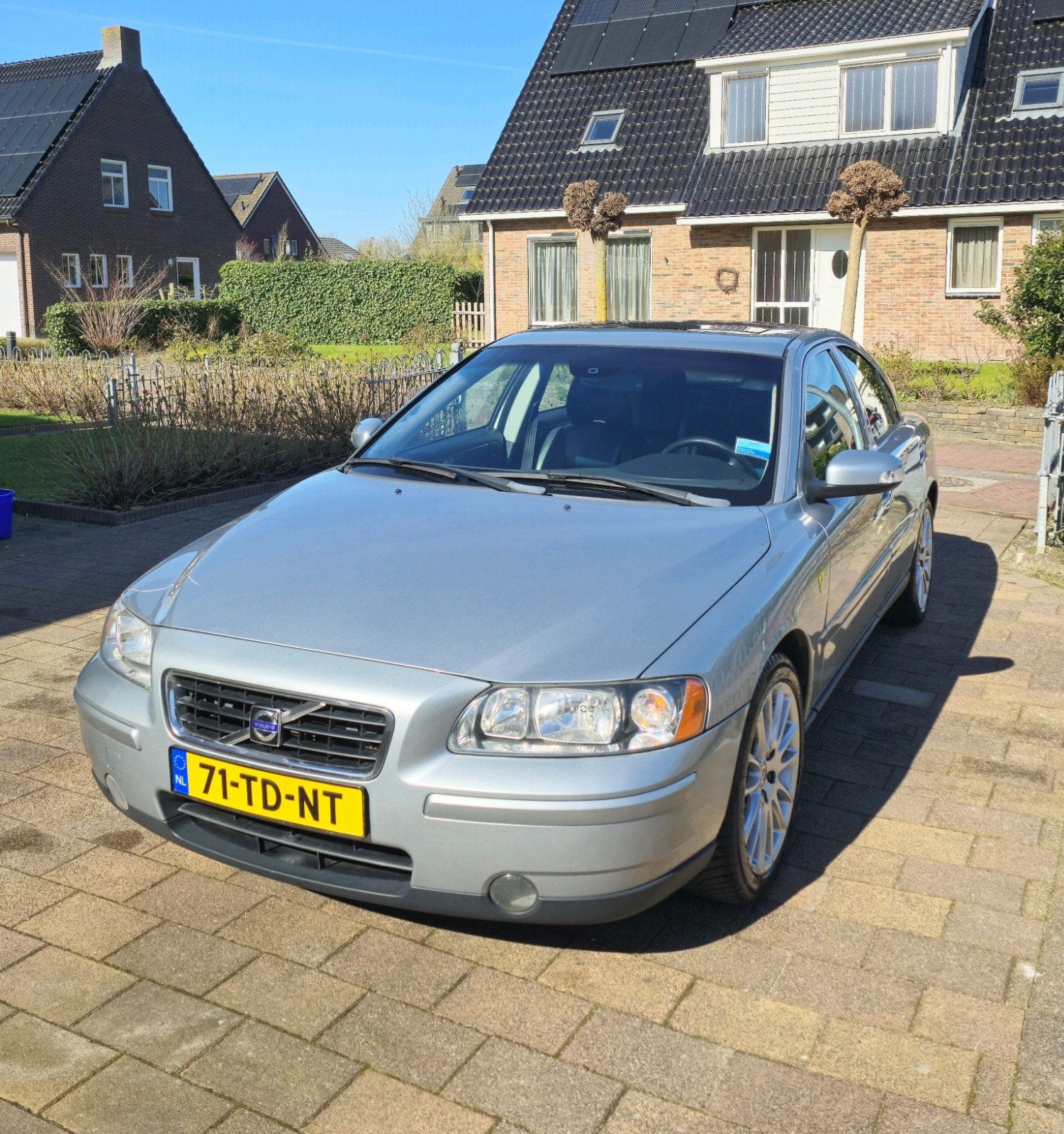 Volvo S60 2.0 T AUT 2006 Grijs 5 cylinder, Auto's, Zwart, 1984 cc, Particulier, 1600 kg
