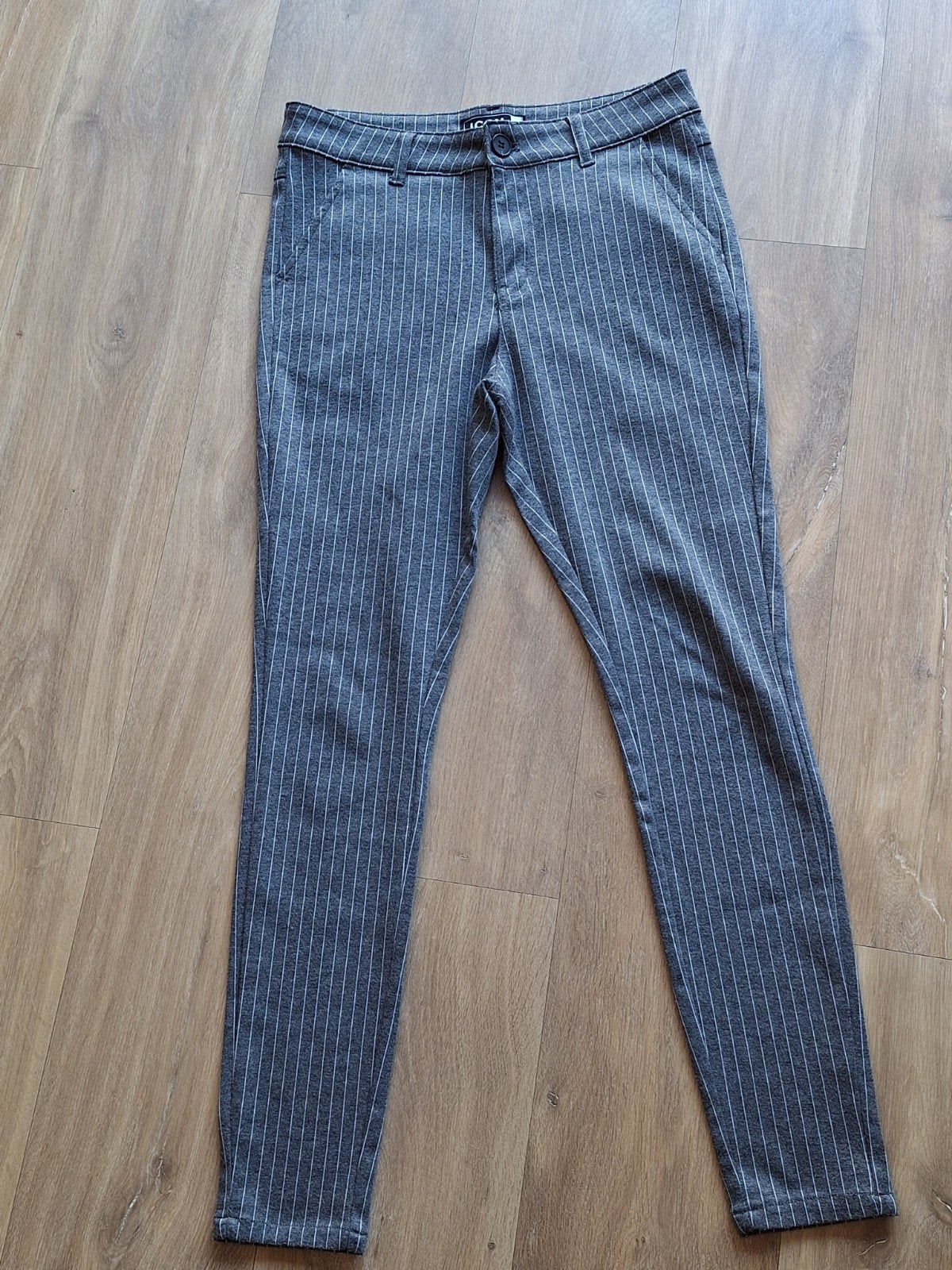Icon Amsterdam herenbroek grijs gestreept, maat 28, Kleding | Heren, Icon Amsterdam, Ophalen of Verzenden, Grijs, Gedragen