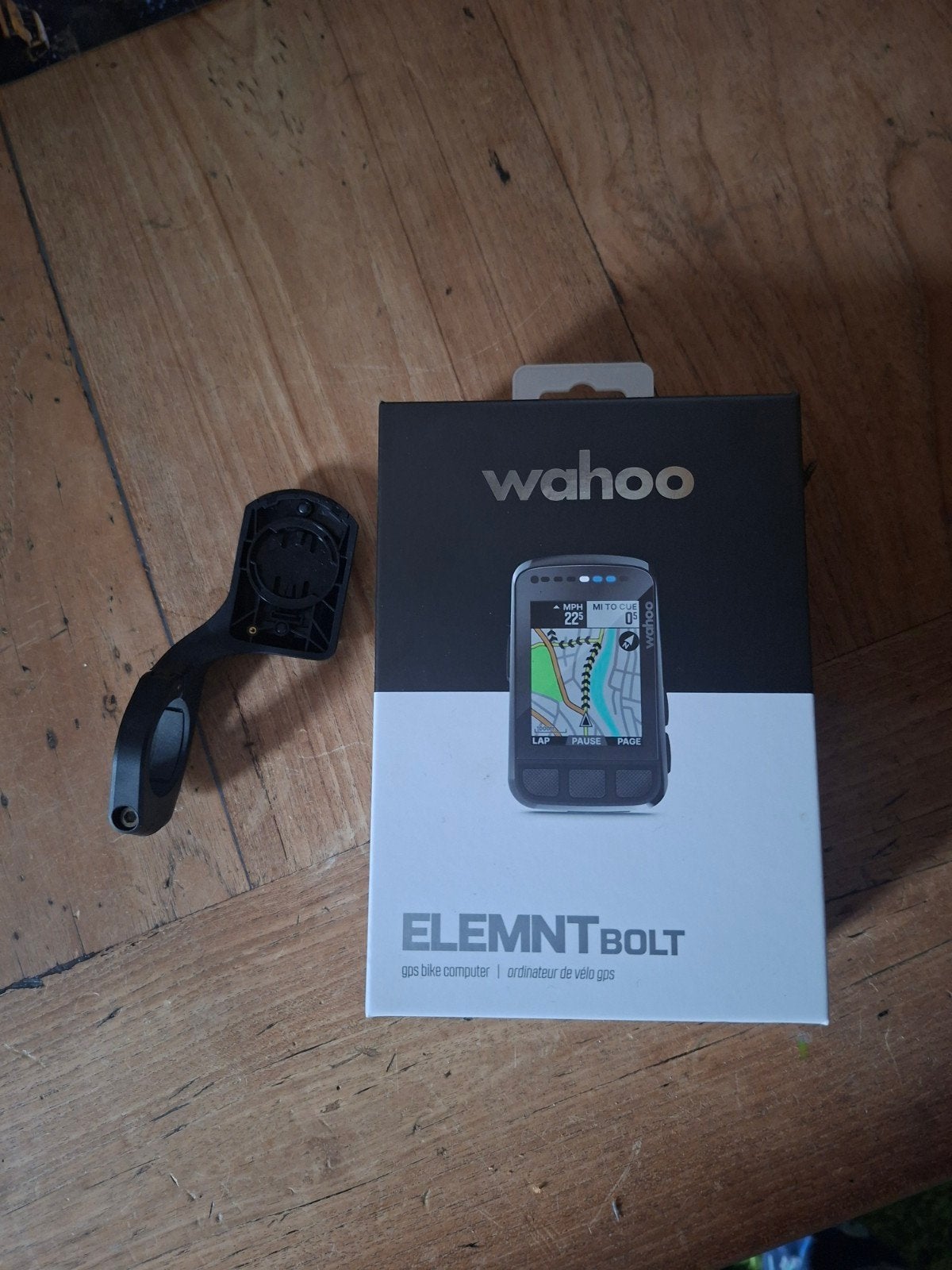 Wahoo ELEMNT BOLT GPS Fietscomputer - Zo goed als nieuw, Fietsen en Brommers, Fietsaccessoires | Fietscomputers, Ophalen of Verzenden