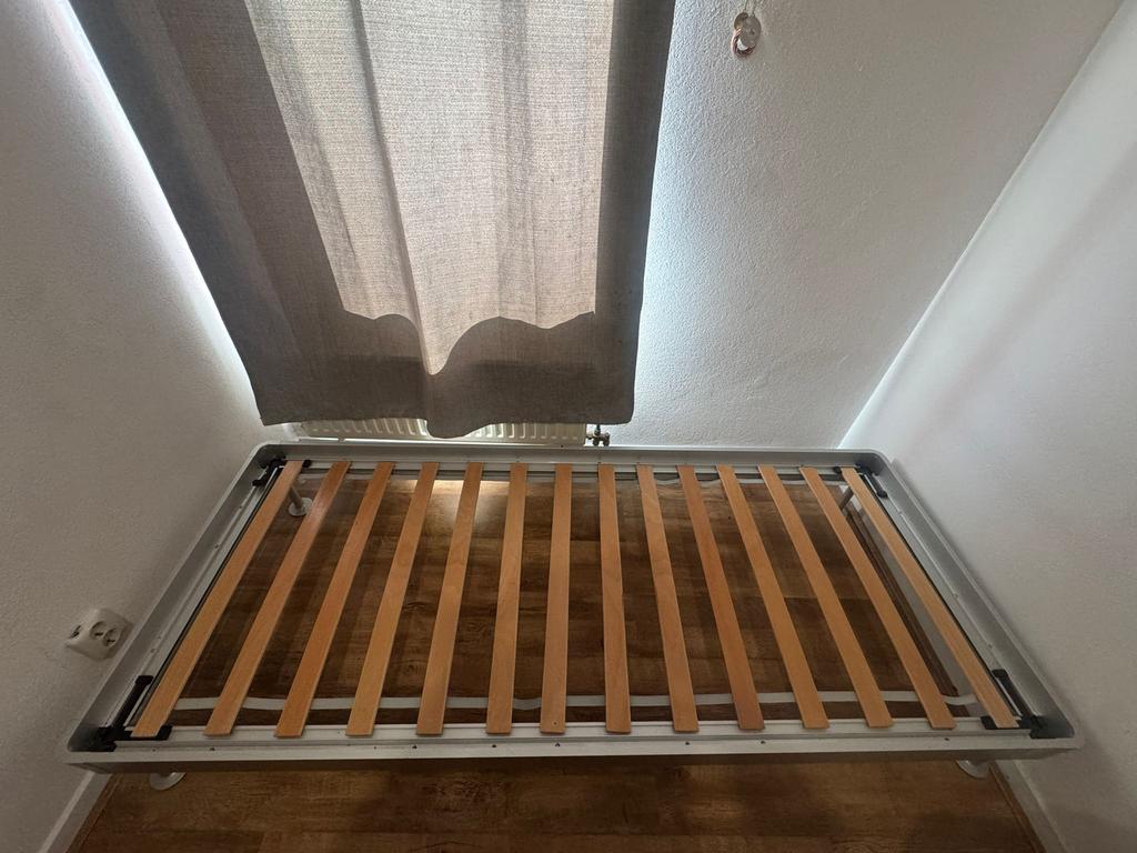 Ijzeren bed ikea, Huis en Inrichting, Slaapkamer | Bedden, Ophalen, 90 cm, Zo goed als nieuw, 200 cm