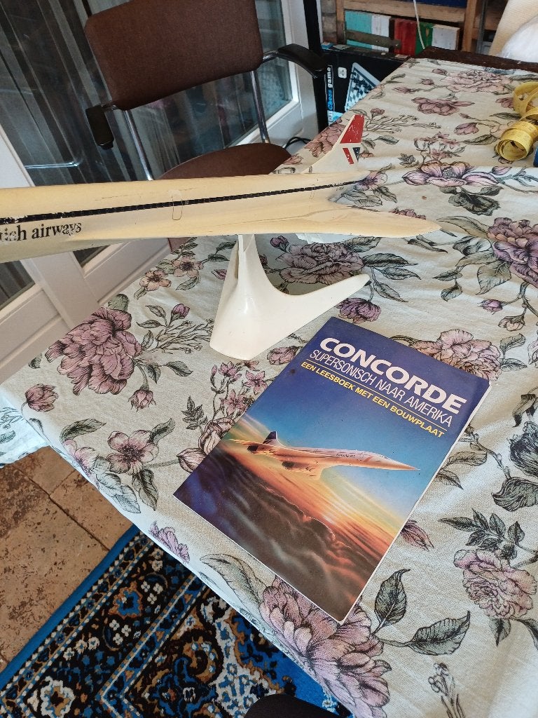 Vintage British Airways Concorde displaymodel, Verzamelen, Luchtvaart en Vliegtuigspotten, Ophalen of Verzenden, Gebruikt, Schaalmodel