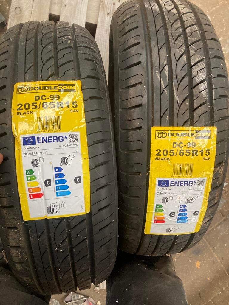 2 nieuwe banden 205/65 R15, Ophalen, Nieuw