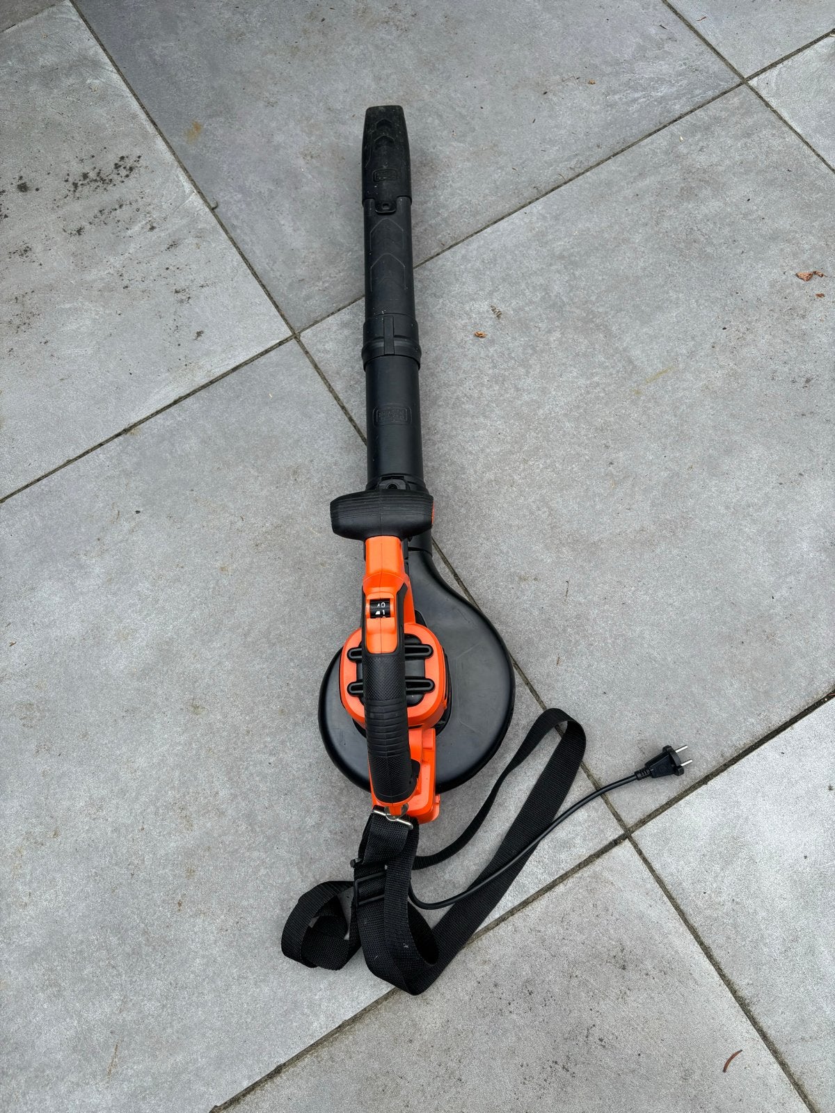 Elektrische Bladblazer met Zuigfunctie Black+Decker BEBLV301, Ophalen, Gebruikt, Handgedragen, Met opvangzak