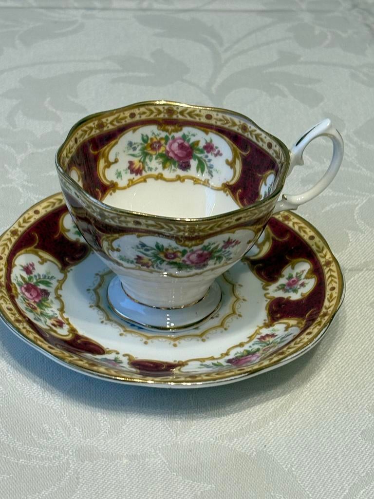 Royal Albert Lady Hamilton Theekop en Schotel, Ophalen of Verzenden