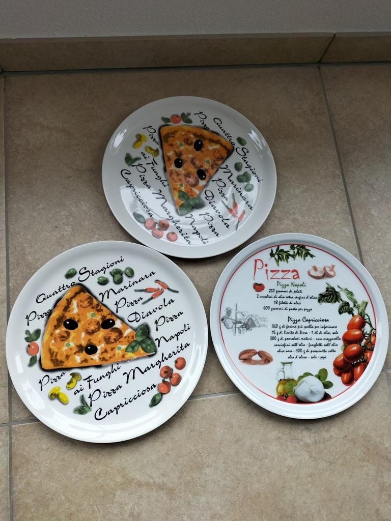 3 pizza borden, Huis en Inrichting, Keuken | Servies, Ophalen, Gebruikt, Bord(en), Overige stijlen