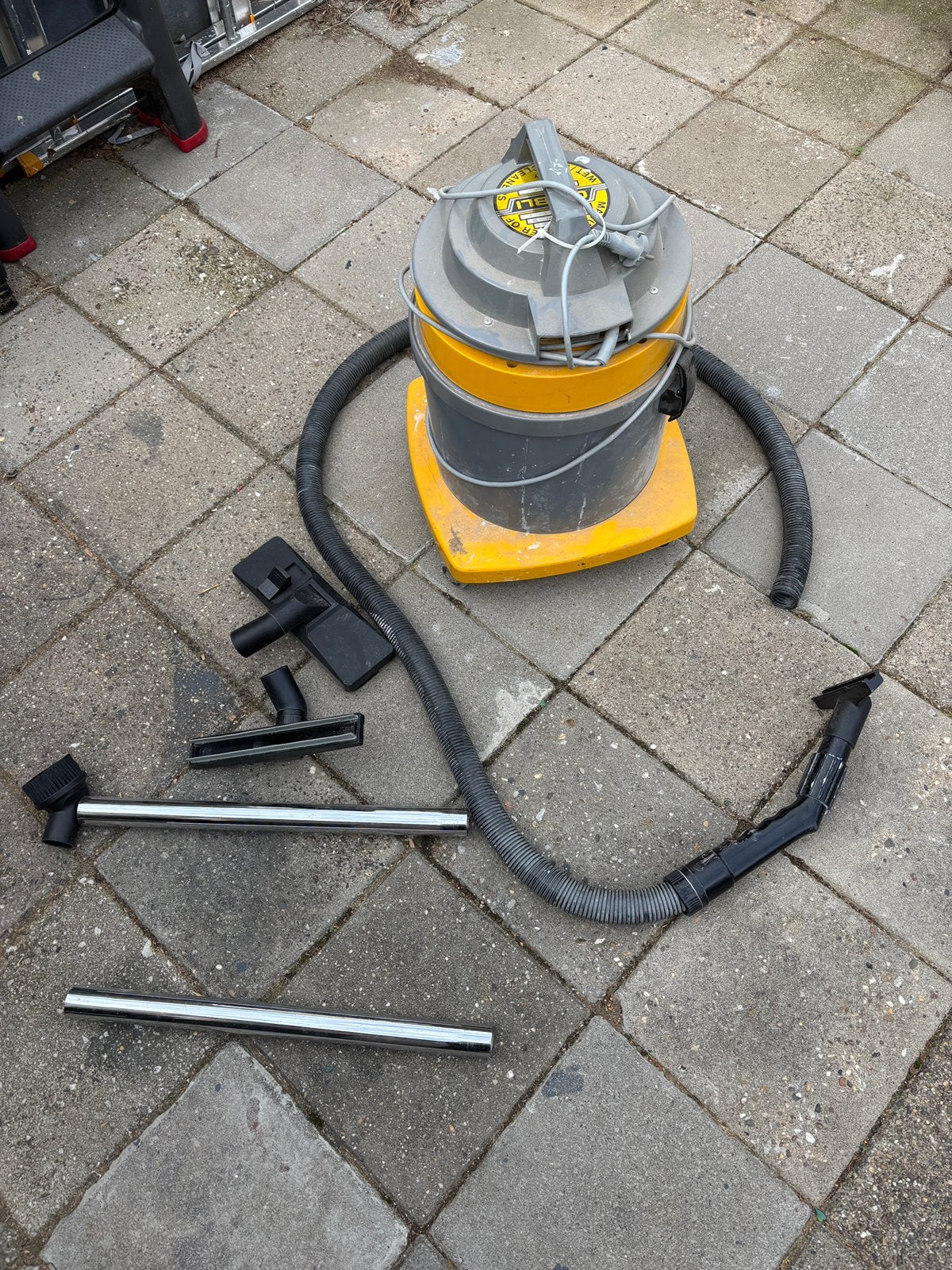 Nat/droog stofzuiger, Doe-het-zelf en Verbouw, Reinigingsmachines, Ophalen, Gebruikt, Waterstofzuiger