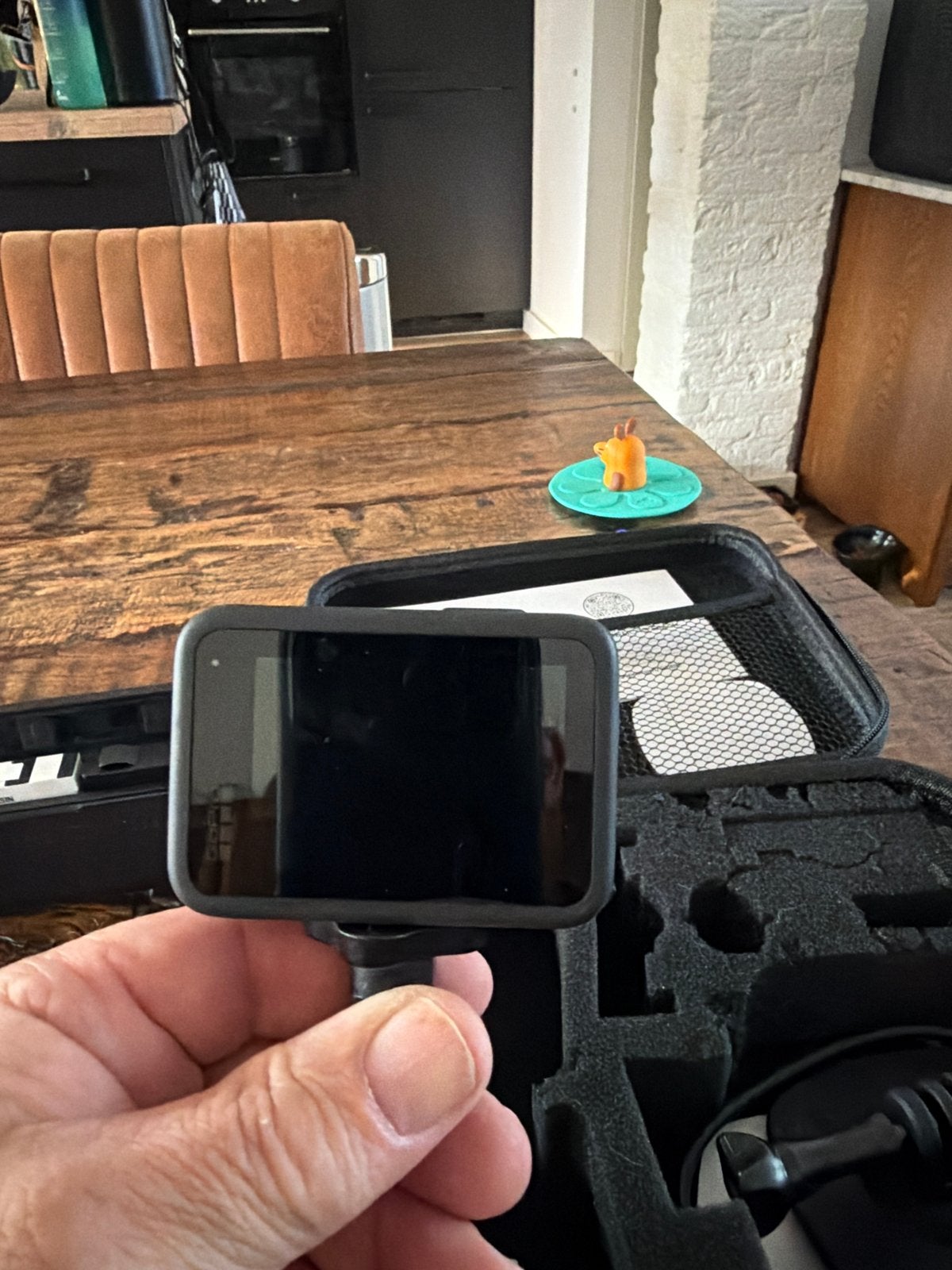 GoPro Hero 13 Black met accessoires en helmbevestiging