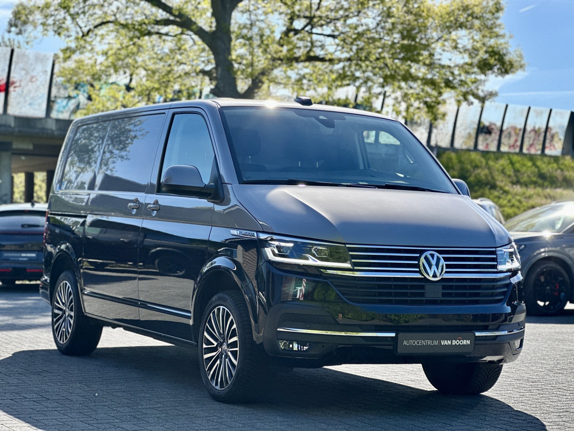 Volkswagen Transporter 2.0 TDI L1H1 | 150pk | DSG | Bulli |, Auto's, Bestelauto's, Stof, Gebruikt, 4 cilinders, 150 pk