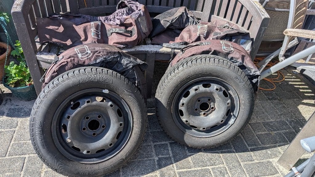 VW / Skoda / Seat 4x 14 inch stalen velg met winterband, Ophalen, 14 inch, Gebruikt, Banden en Velgen
