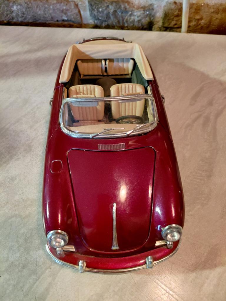 Porsche 356B Cabriolet Schaalmodel - Rood, Hobby en Vrije tijd, Modelauto's | 1:18, Zo goed als nieuw, Ophalen of Verzenden