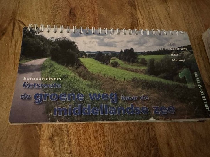 Fietsroute 'De Groene Weg' - Europafietsers 1 en 2, Boeken, Fiets- of Wandelgids, Europa, Ophalen of Verzenden, Gelezen