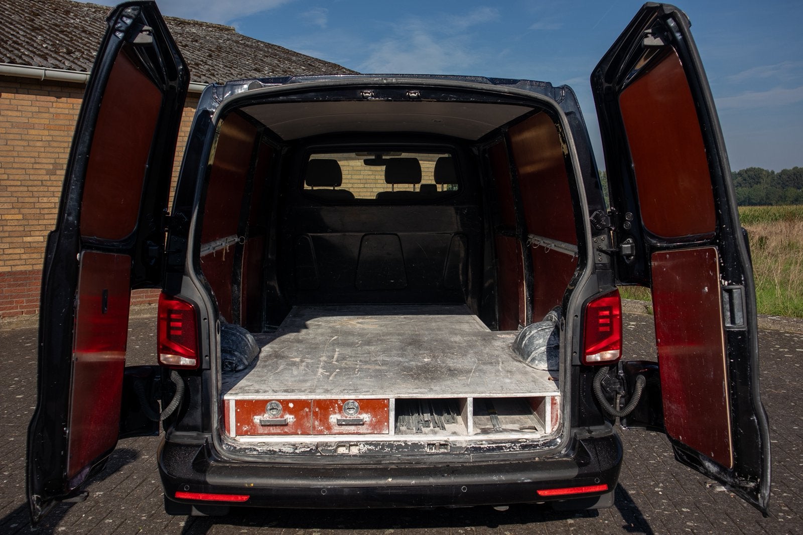 Foto 17 van VW Transporter T6.1 L2H1 DSG Koppejan styling