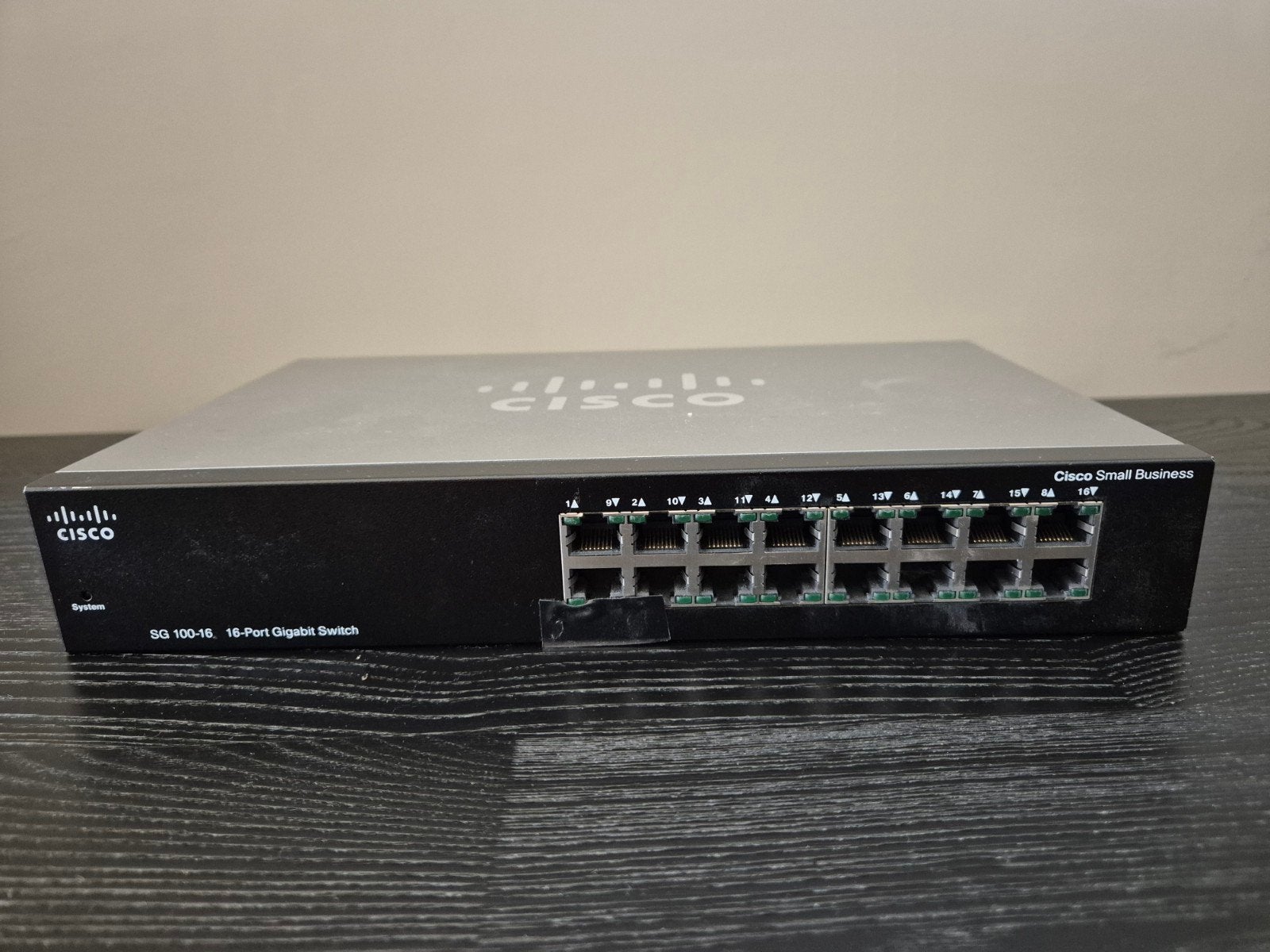 Cisco SG100-16 16-poorts Gigabit Switch, Ophalen of Verzenden, Gebruikt