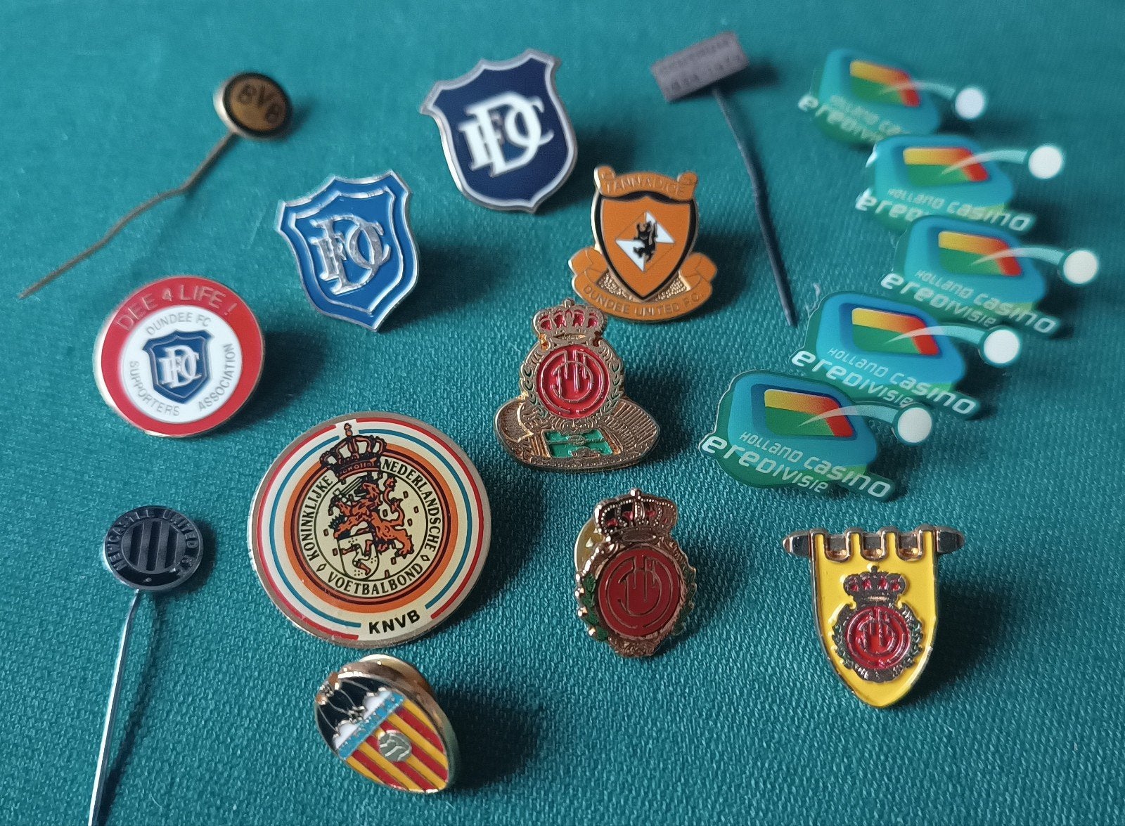 Diverse voetbalspeldjes en pins - KNVB, Eredivisie, clubs, Ophalen of Verzenden, Gebruikt, Overige binnenlandse clubs, Overige typen
