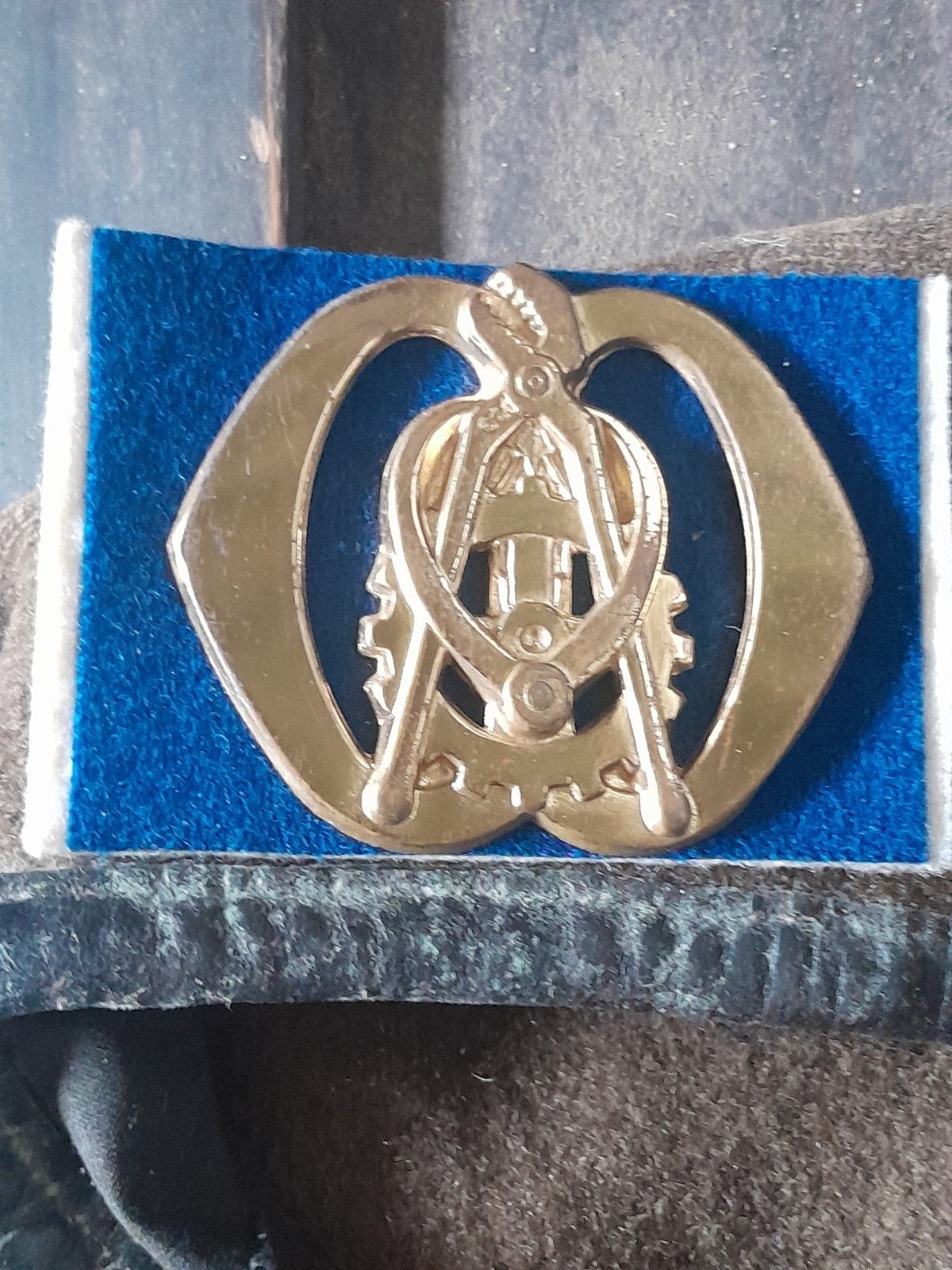 Oude slag embleem TechniDirnst baret, Ophalen of Verzenden, Landmacht, Nederland, Embleem of Badge