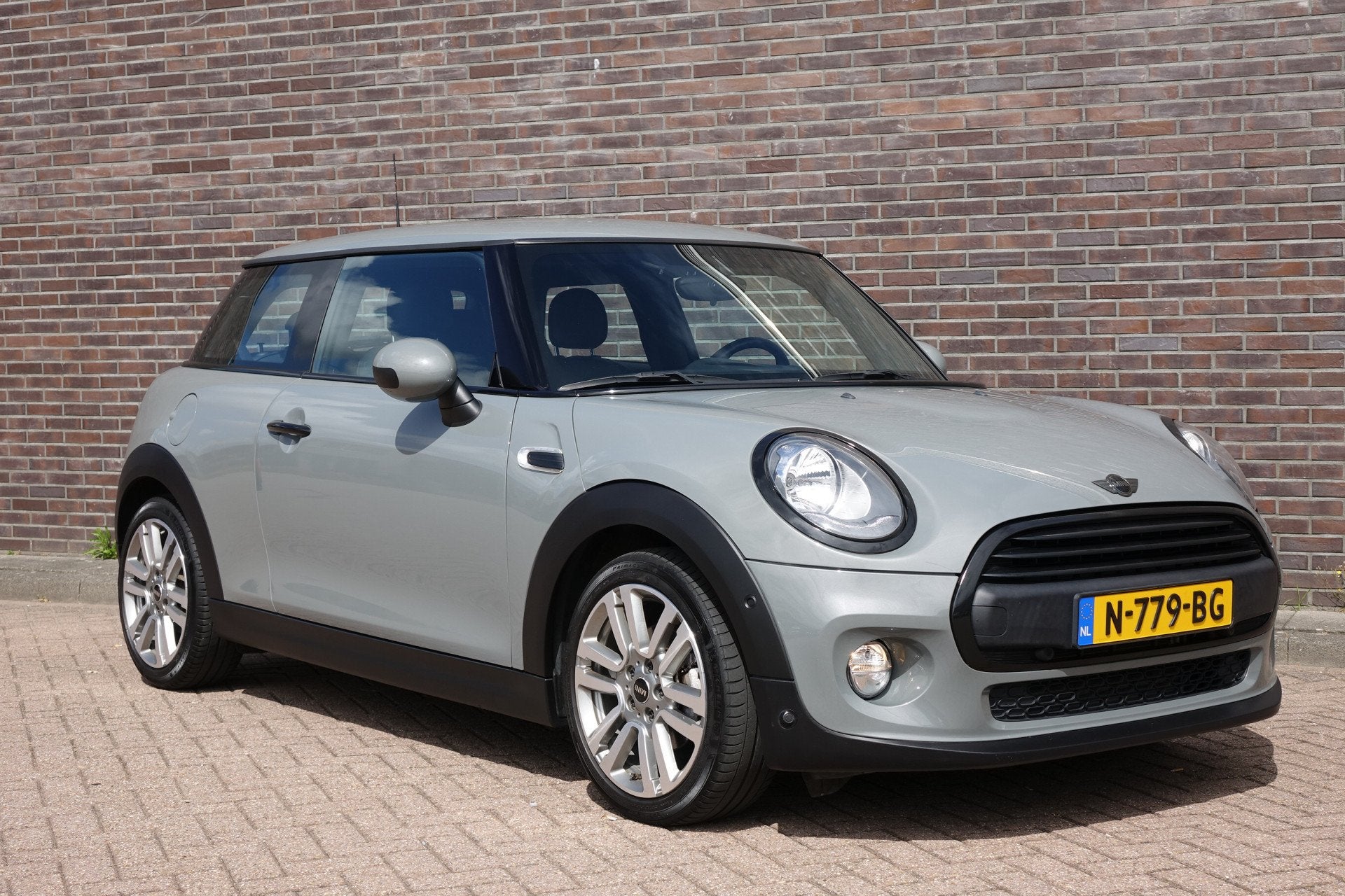 MINI 3-deurs 1.2 Cooper One Chili, leder, navi, pdc, 17" vel, Voorwielaandrijving, Gebruikt, Euro 6, 4 stoelen