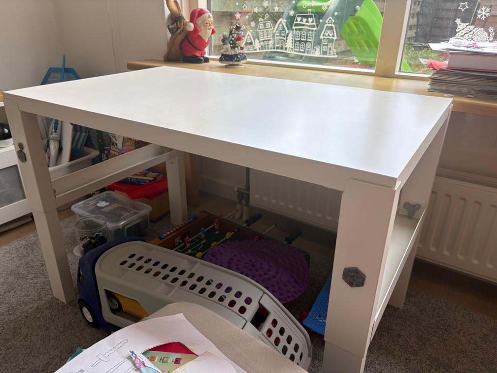 IKEA PÅHL Kinderbureau - Wit, Huis en Inrichting, Bureaus, Ophalen, Kinderbureau, In hoogte verstelbaar, Zo goed als nieuw