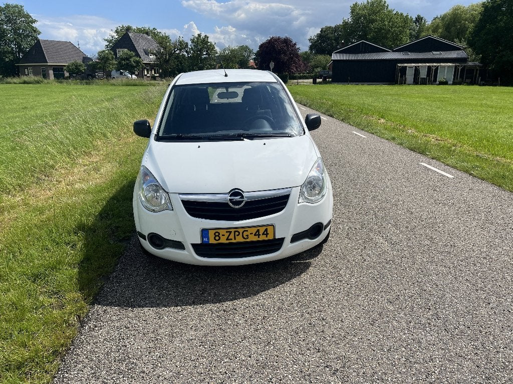 Opel Agila 1.0  Eco Flex 12V 2009 Wit  Met nieuwe apk !!, Auto's, Opel, Stof, 31 €/maand, Handgeschakeld, Grijs