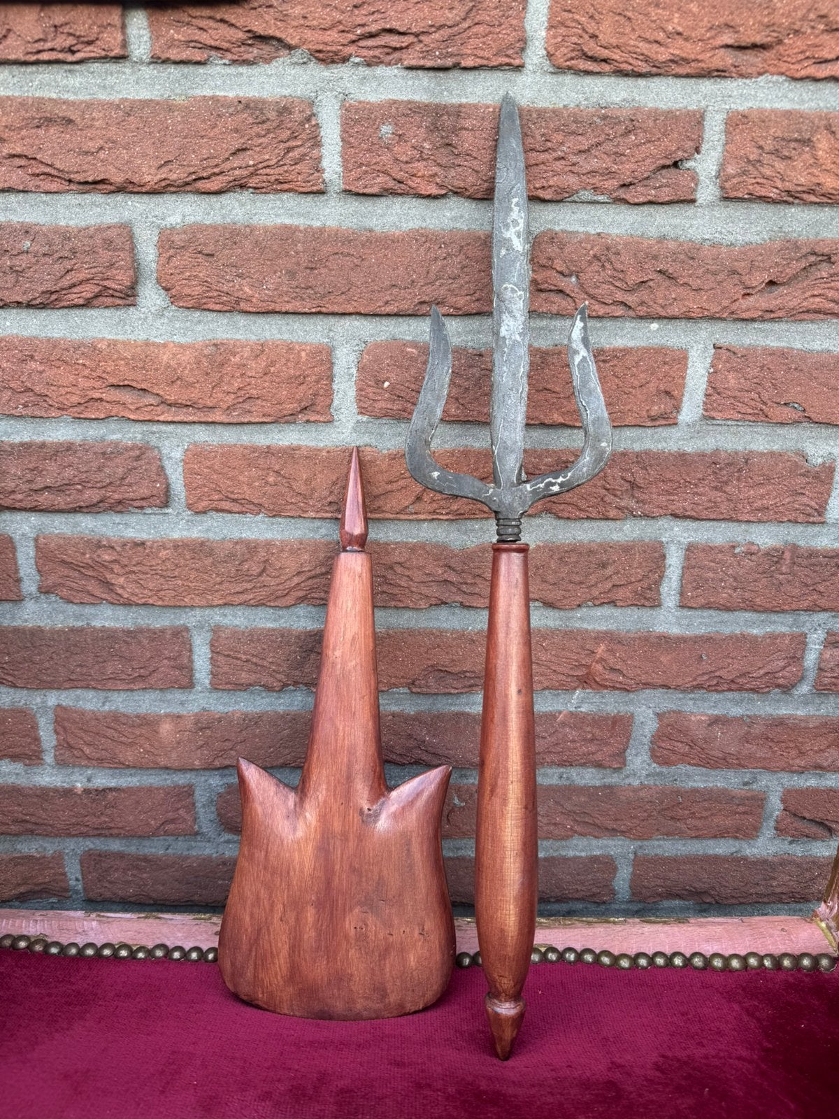 fraaie trisula met houten schede en handgreep, no kris/keris, Antiek en Kunst, Kunst | Niet-Westerse kunst, Ophalen of Verzenden