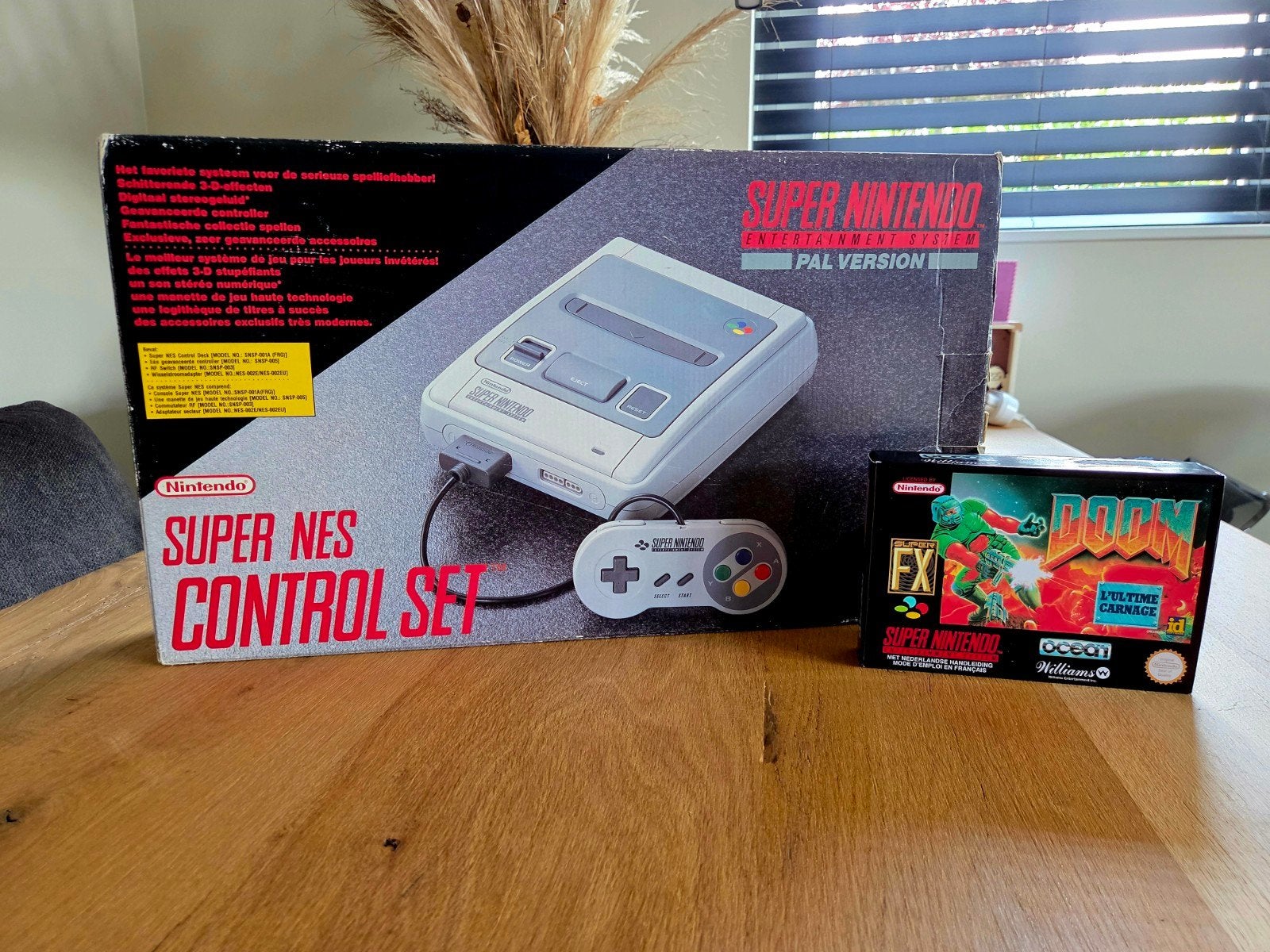 SNES Super Nintendo Control Set in doos + SNES Doom, Spelcomputers en Games, Ophalen, Gebruikt, Met 1 controller