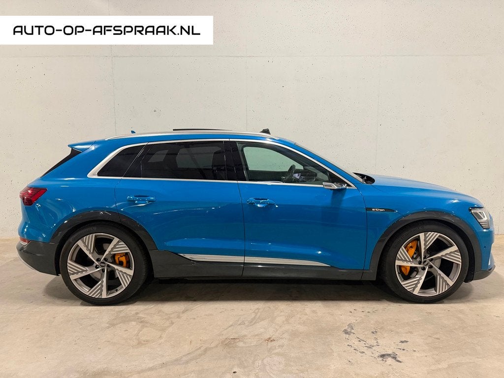 Audi E-tron E-tron 55 quattro 95 kWh S-line Pano Leer Spiege, Auto's, Audi, Automaat, 131 €/maand, 95 kWh, Blauw