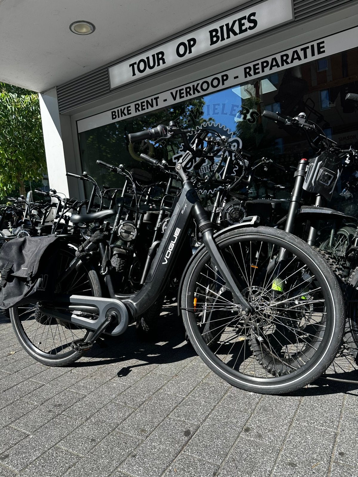 Vogue E-bike midden motor wijnig gebruikt 365 km N7, Fietsen en Brommers, Ophalen of Verzenden, Zo goed als nieuw