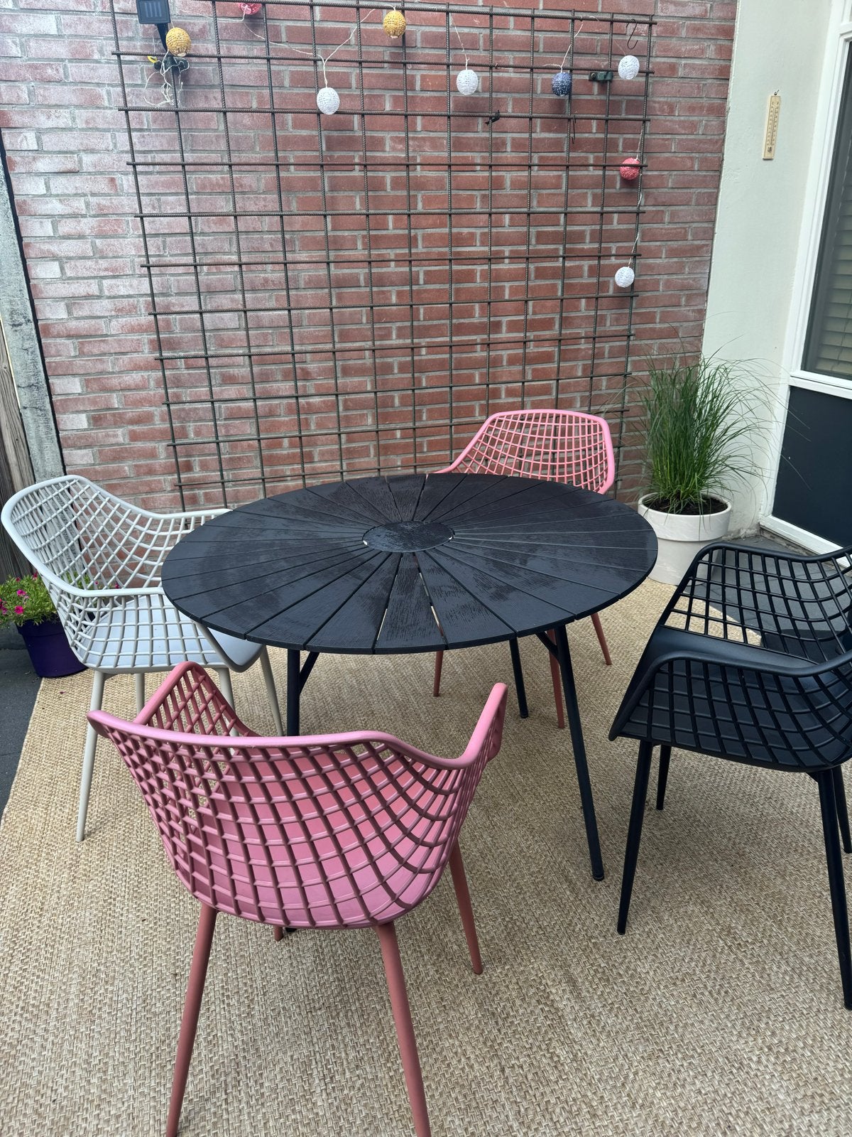 Moderne tuinset met ronde tafel en 4 stoelen, Ophalen, 4 zitplaatsen, Kunststof, Eettafel