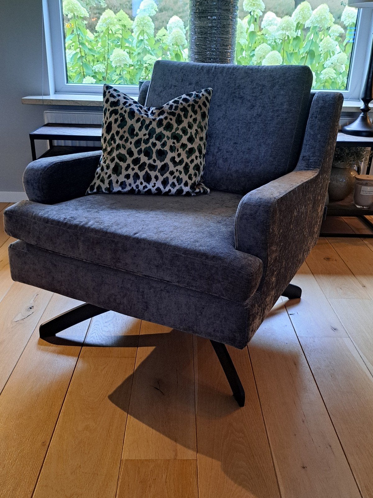 Topkwaliteit draaifauteuil Hofstede Raanhuis, nieuwstaat, Ophalen, Design, 75 tot 100 cm, Zo goed als nieuw