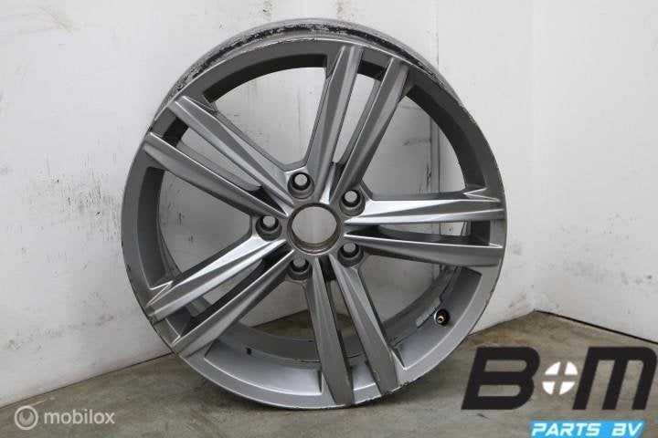 1 losse 17 inch lichtmetalen velg VW Golf 7 5G0601025DD, Gebruikt, Velg(en)
