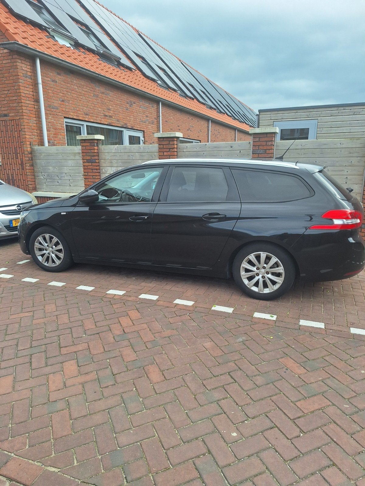 Peugeot 308 SW - Zwart - Goed onderhouden, Ophalen of Verzenden, Gebruikt, Maximaal 45 km/u, Overige modellen