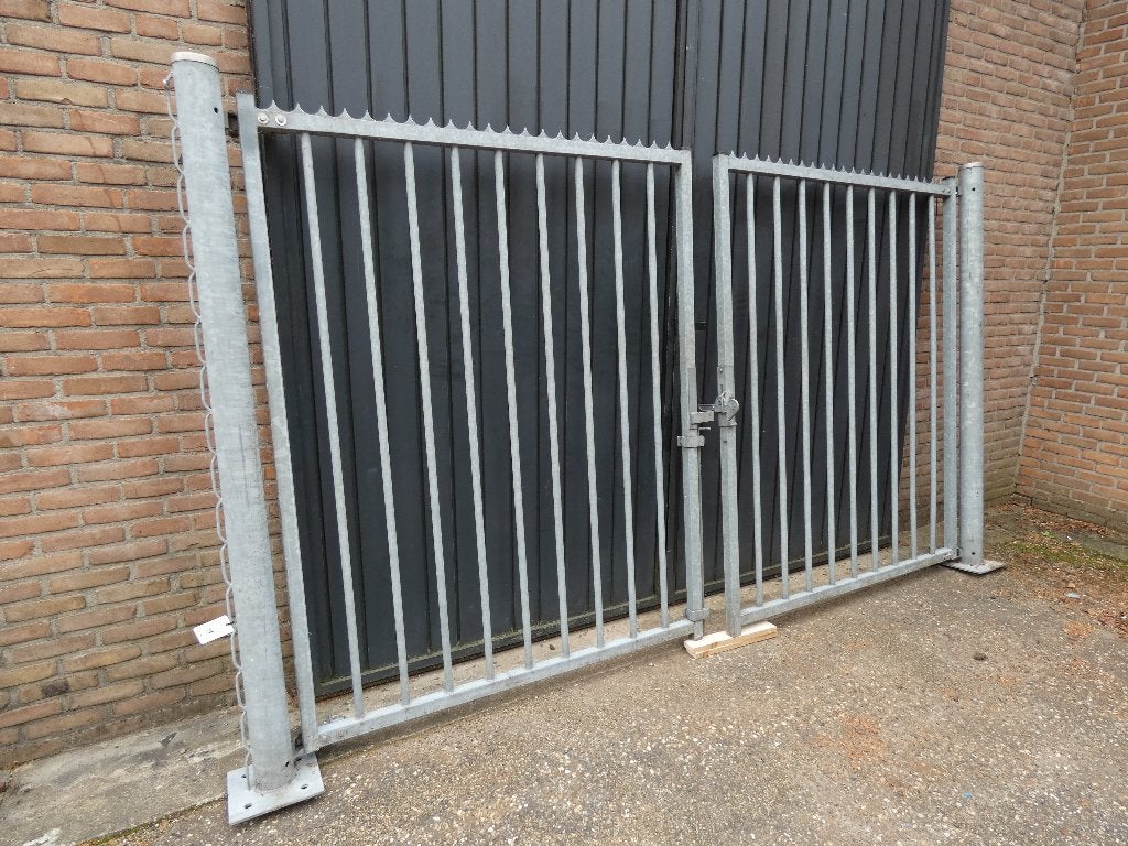 B&G dubbele poort gegalvaniseerd, Ophalen, Met poort, Gebruikt, Spijlenhekwerk