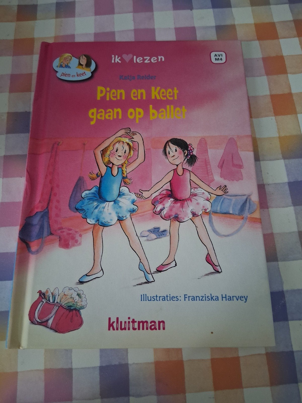 boek katja reider - pien en keet gaan op ballet - avi M4, Ophalen of Verzenden, Gelezen, Fictie algemeen