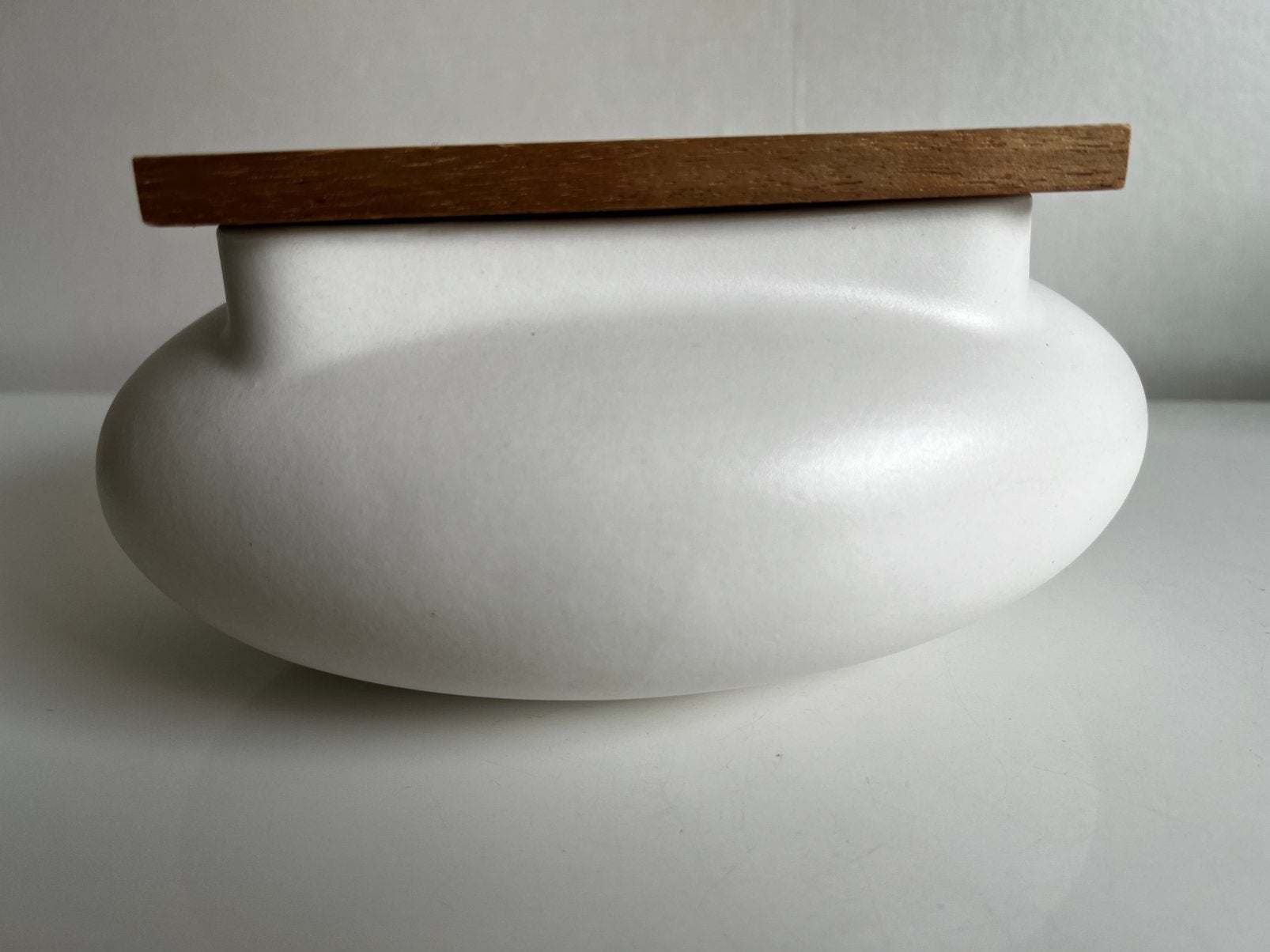 Design Koek Doos Schaal Wit Keramiek Marcel Wanders Randstad, Antiek en Kunst, Kunst | Designobjecten, Schaal, Steen/keramiek
