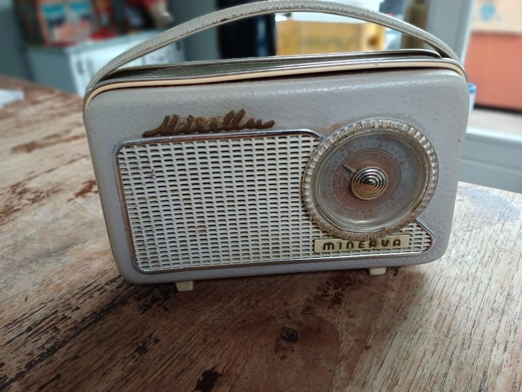 Minerva Radio Mirella 612 draagbare transistorradio, Overige merken, Minerva, Ophalen of Verzenden, Minerva