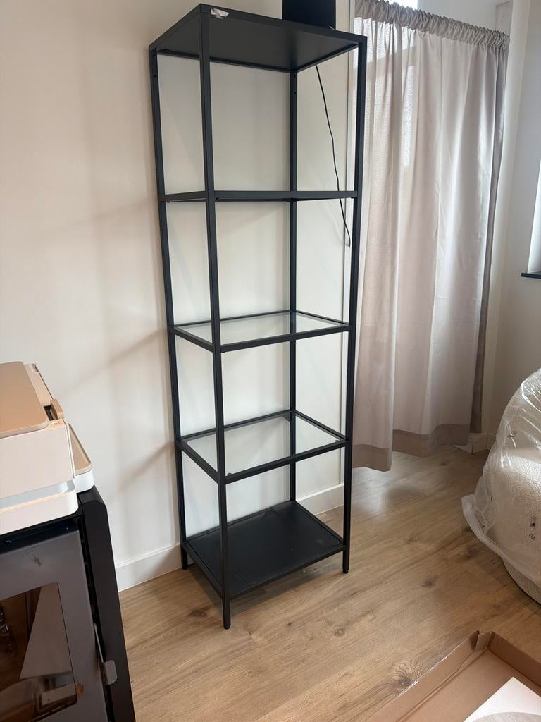 Twee zwarte metalen rekken van ikea, Met plank(en), Zo goed als nieuw, Metaal, 150 tot 200 cm