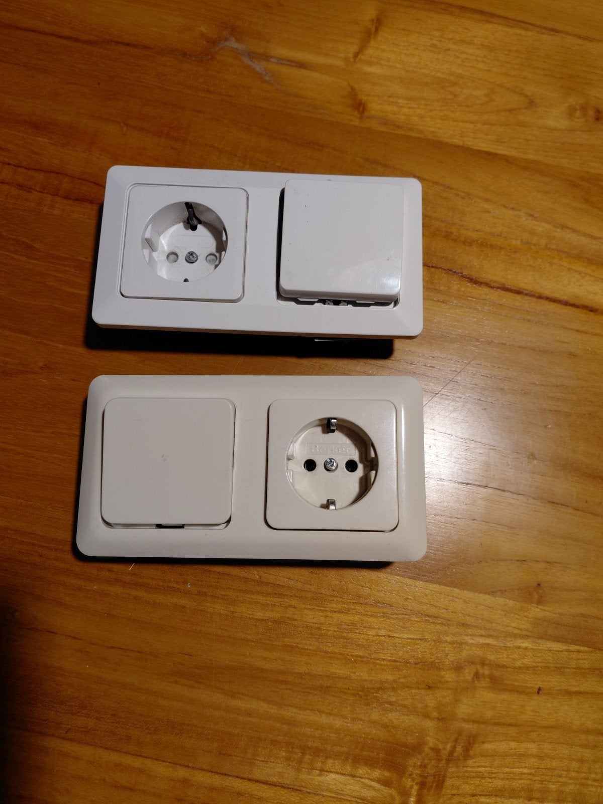 Schakelaar en stopcontact combinatie, Ophalen of Verzenden, Gebruikt, Schakelaar