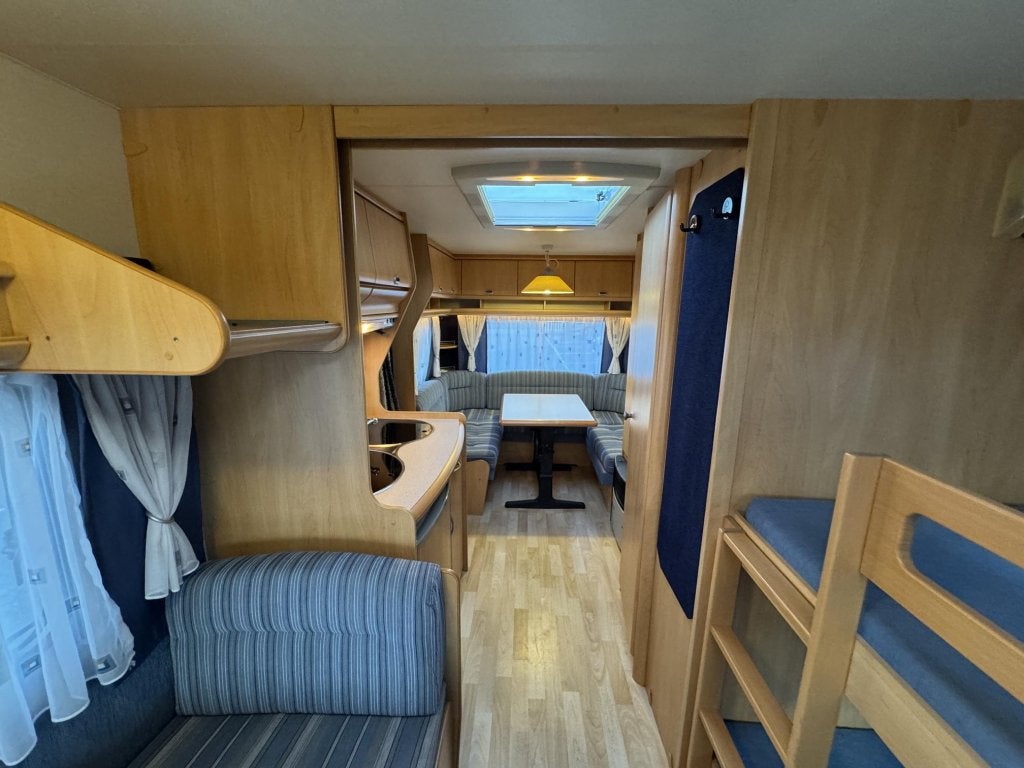 Hobby De Luxe 495 UK 2003 Mover,Tent,Mover!!!, Caravans en Kamperen, Caravans, Overige typen, Hobby, Bedrijf, Treinzit