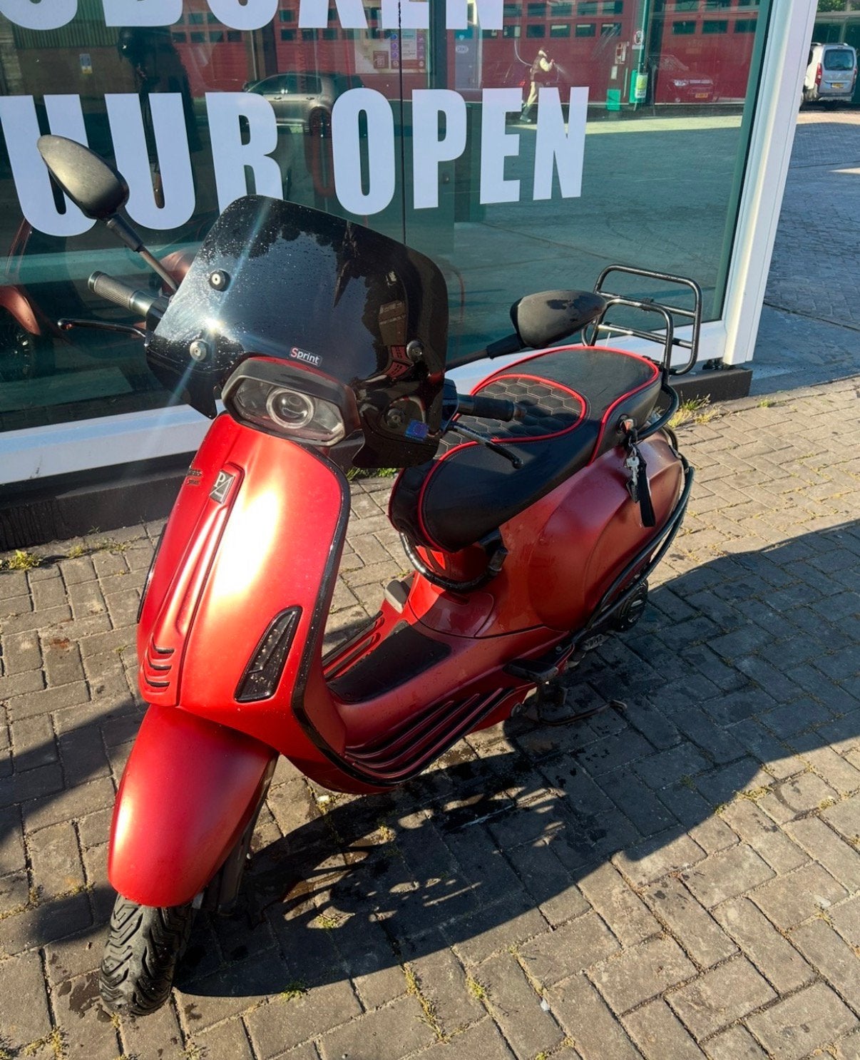 Vespa Sprint i-get 50cc 2018 – Donkerrood – Veel Extra’s, Ophalen, Vespa S, Zo goed als nieuw, Benzine